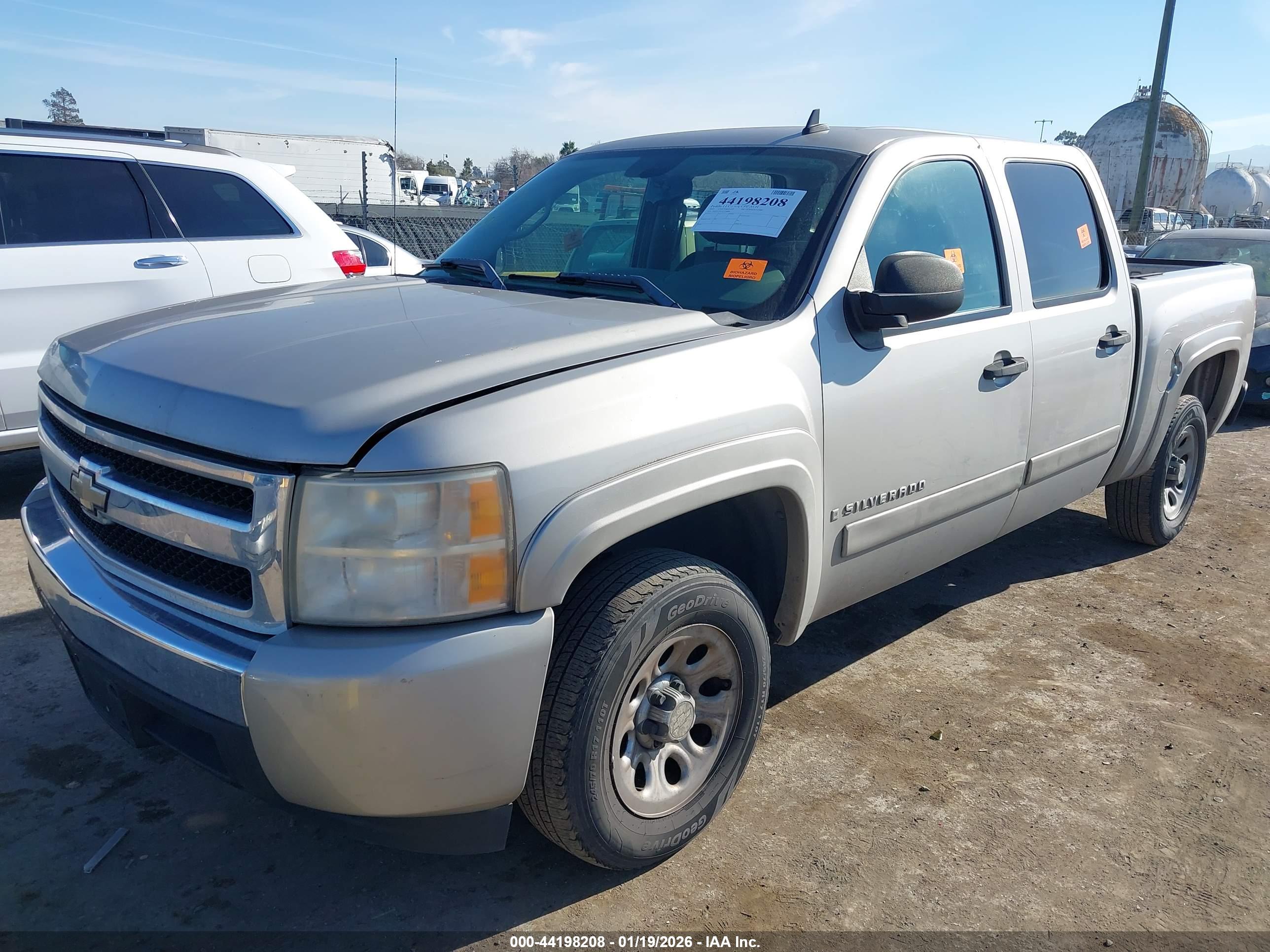 CHEVROLET SILVERADO image 6