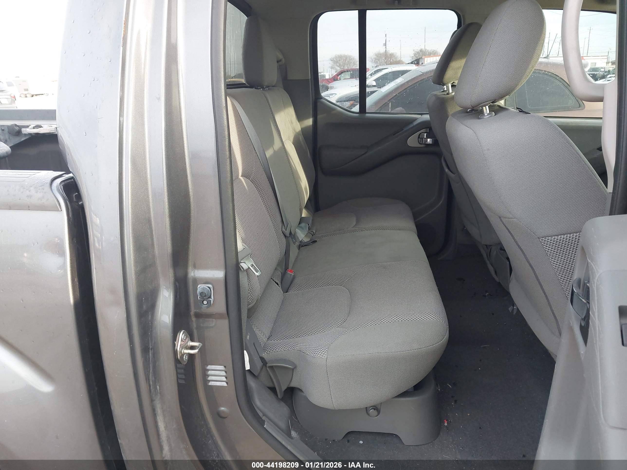 NISSAN FRONTIER image 8