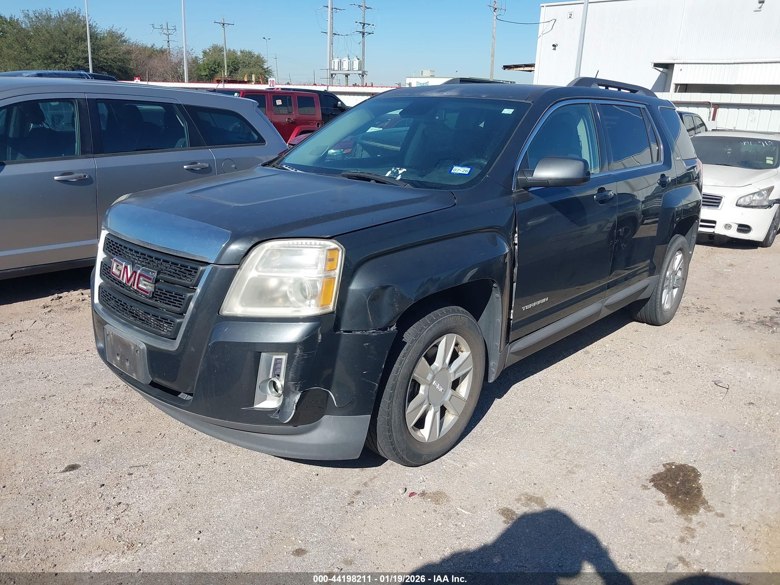GMC TERRAIN image 2
