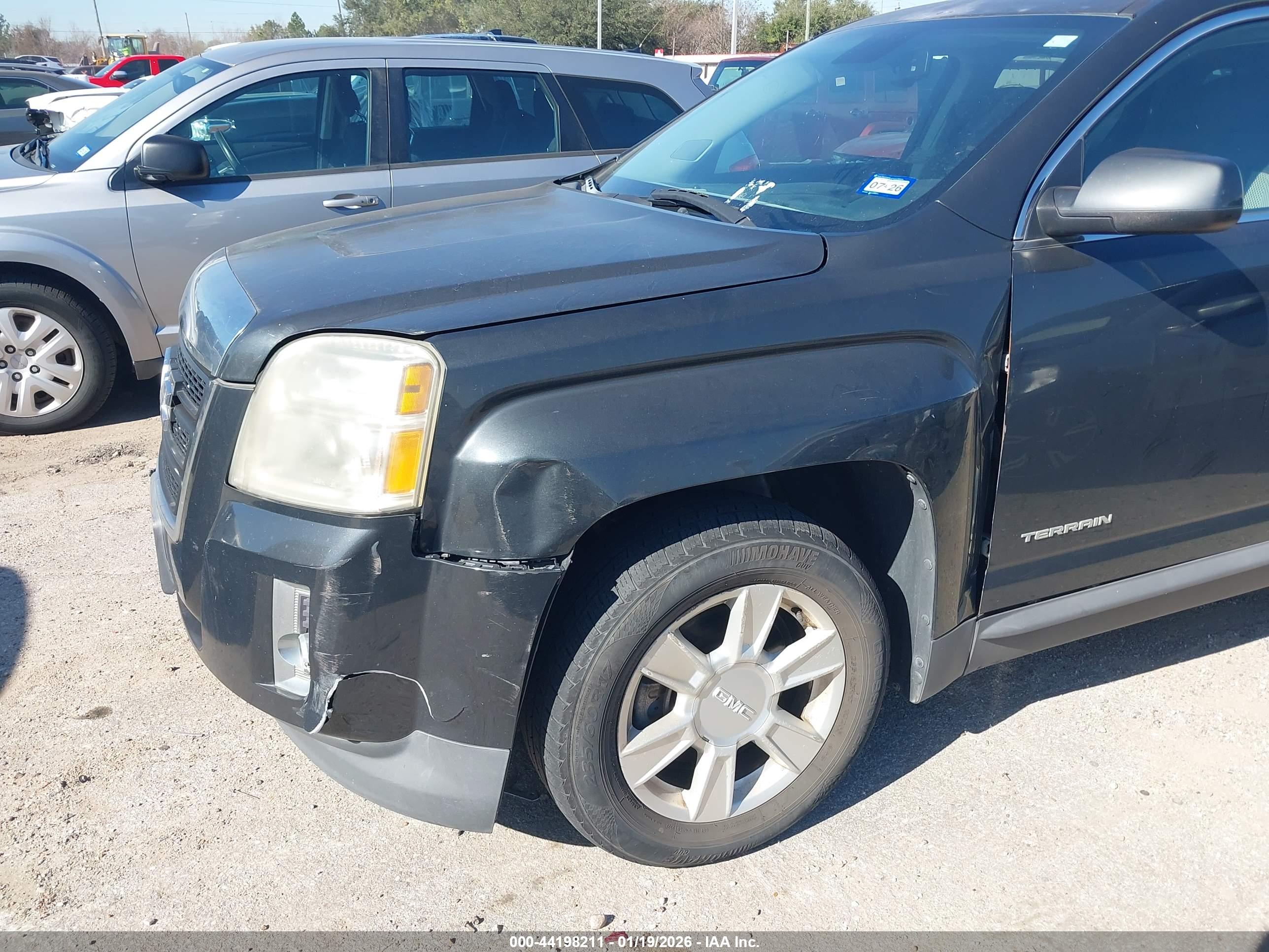 GMC TERRAIN image 6