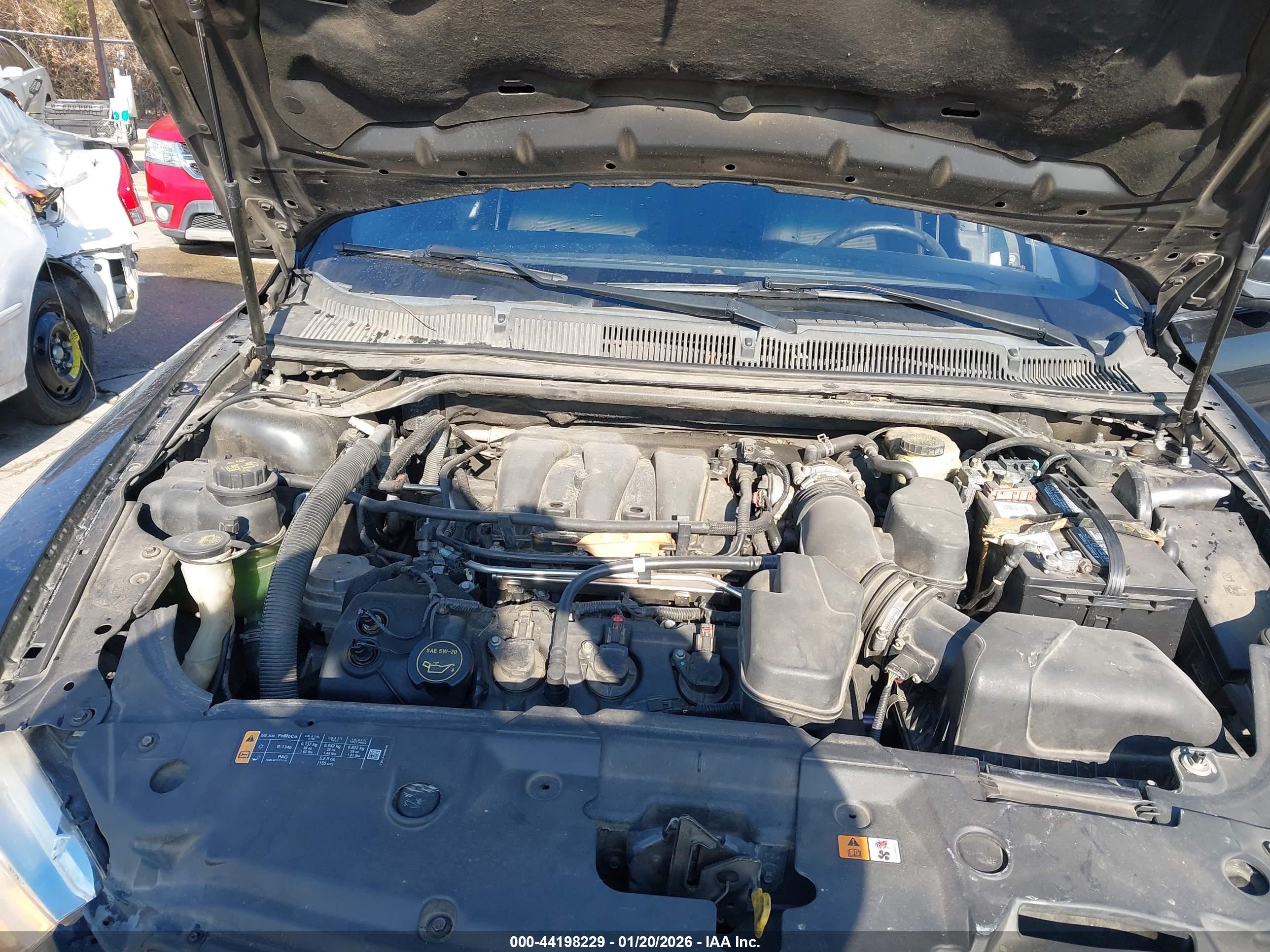 FORD TAURUS image 10