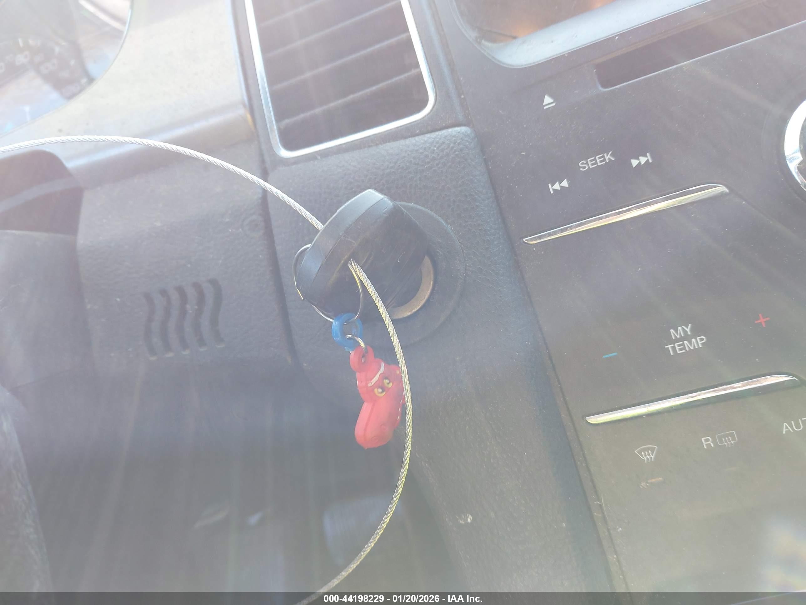 FORD TAURUS image 11