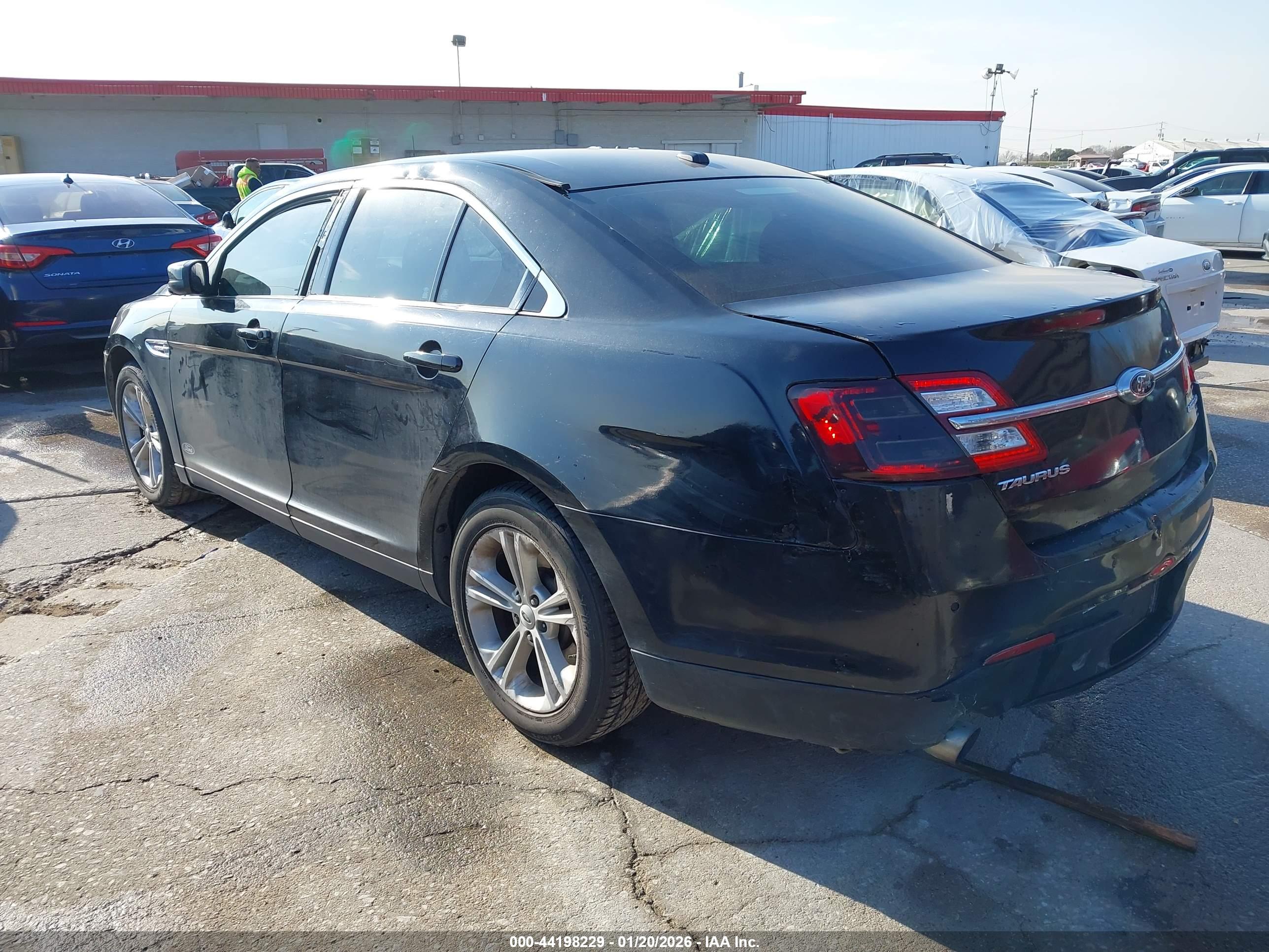 FORD TAURUS image 3