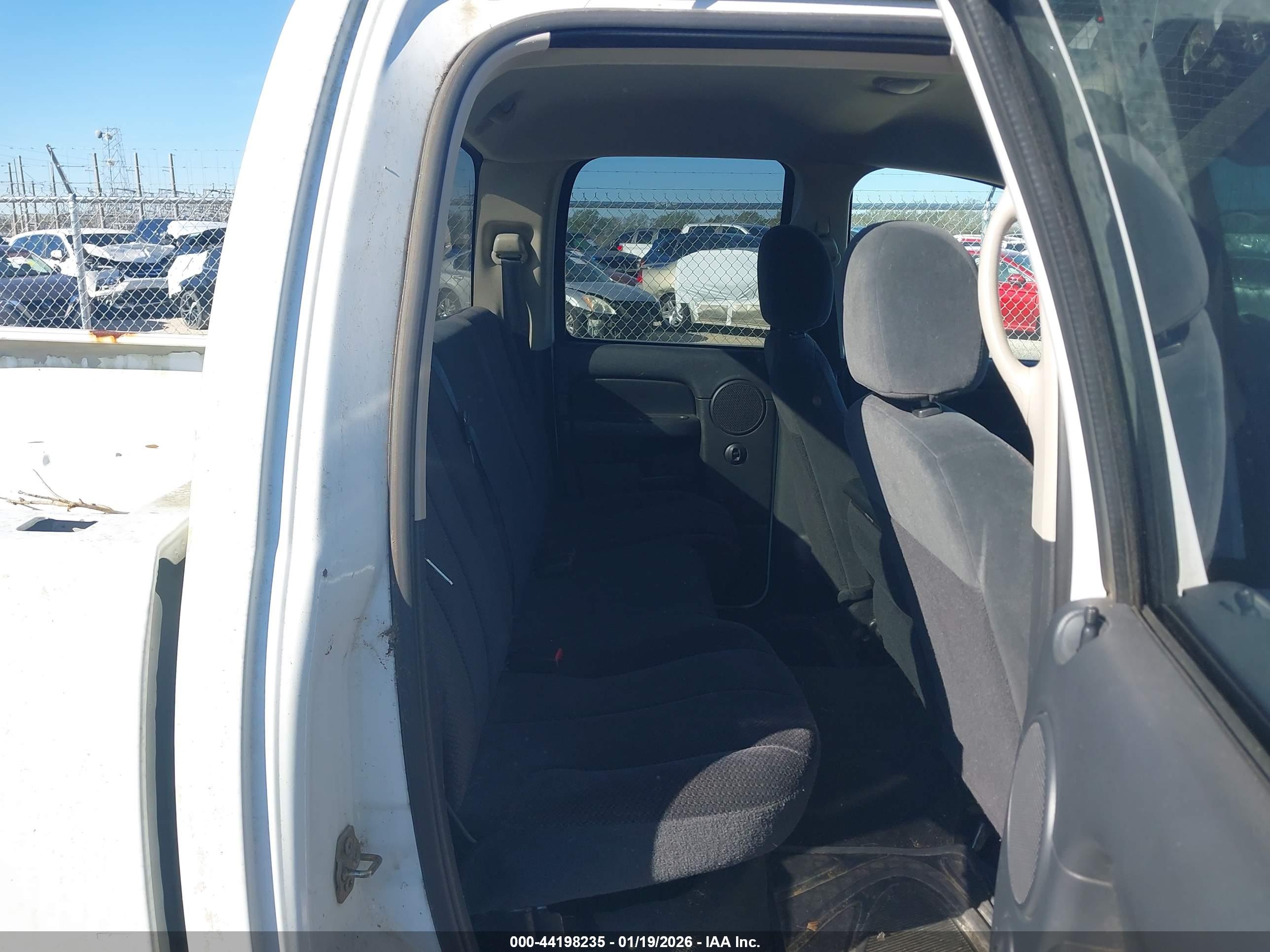 DODGE RAM image 8