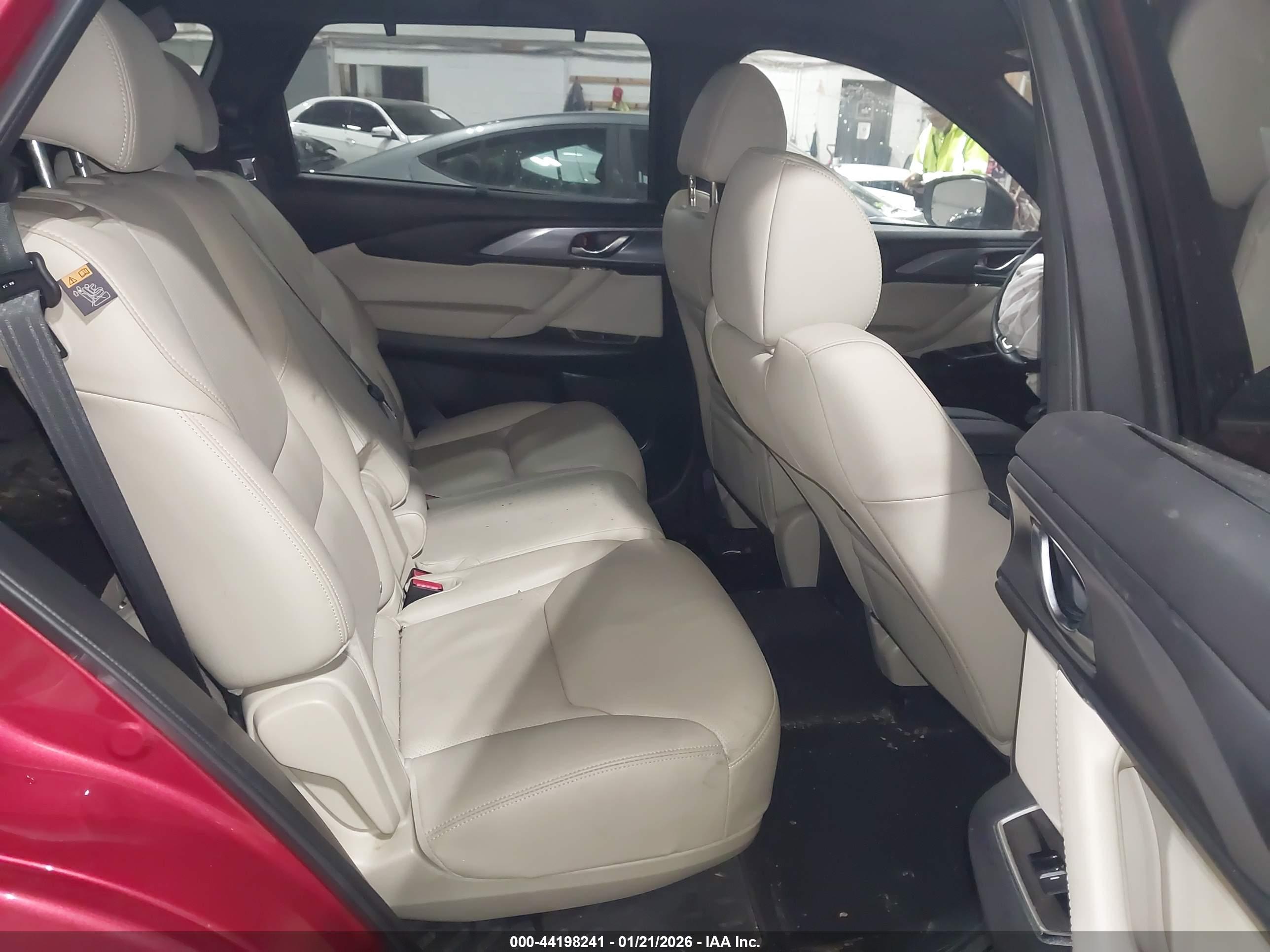 MAZDA CX-9 image 8