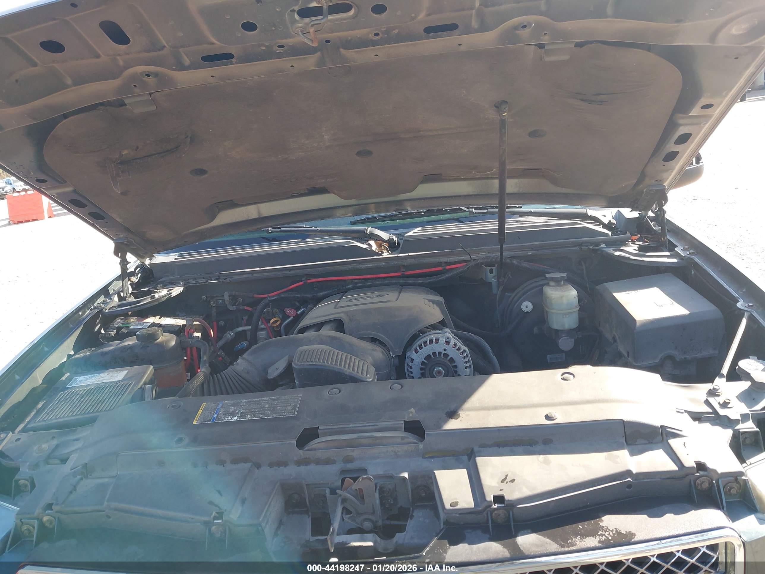 CHEVROLET TAHOE image 10