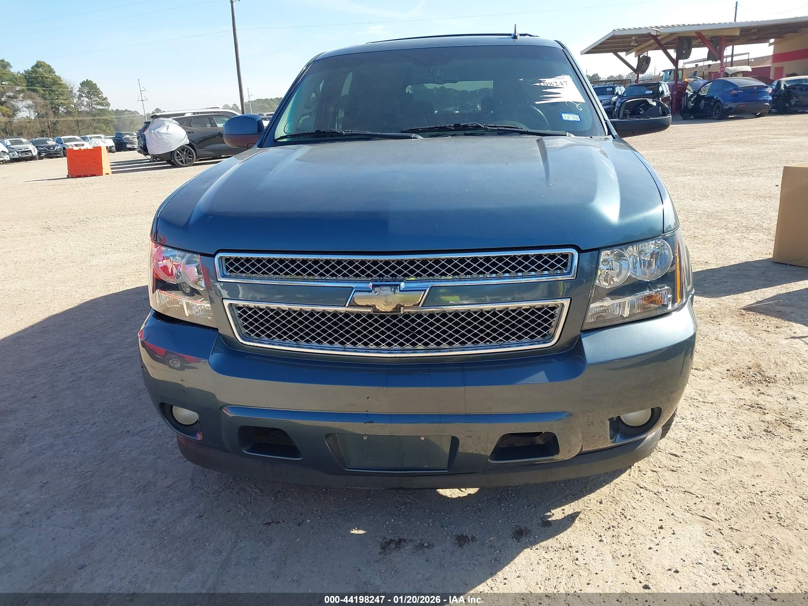 CHEVROLET TAHOE image 6