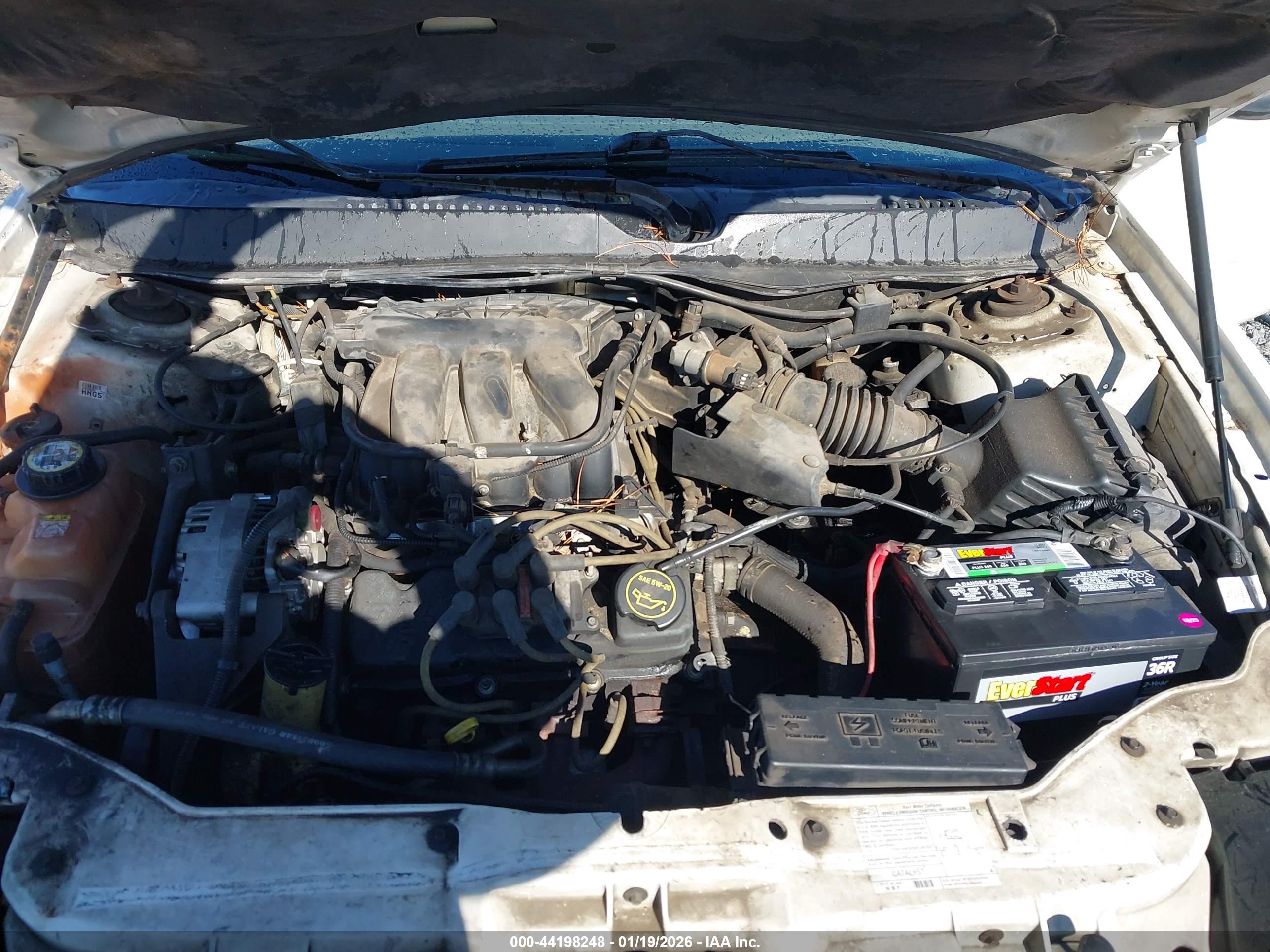 FORD TAURUS image 10