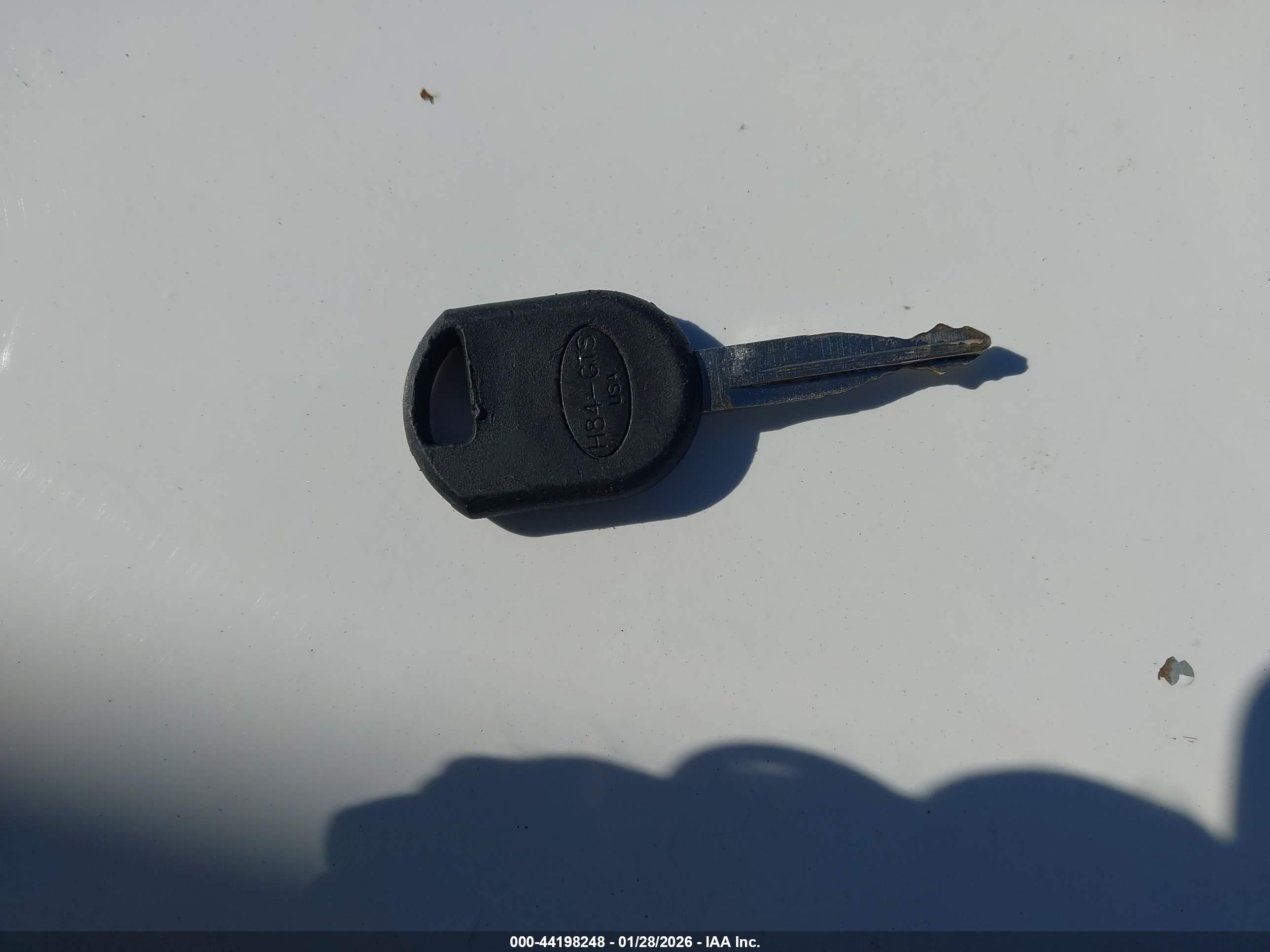 FORD TAURUS image 11