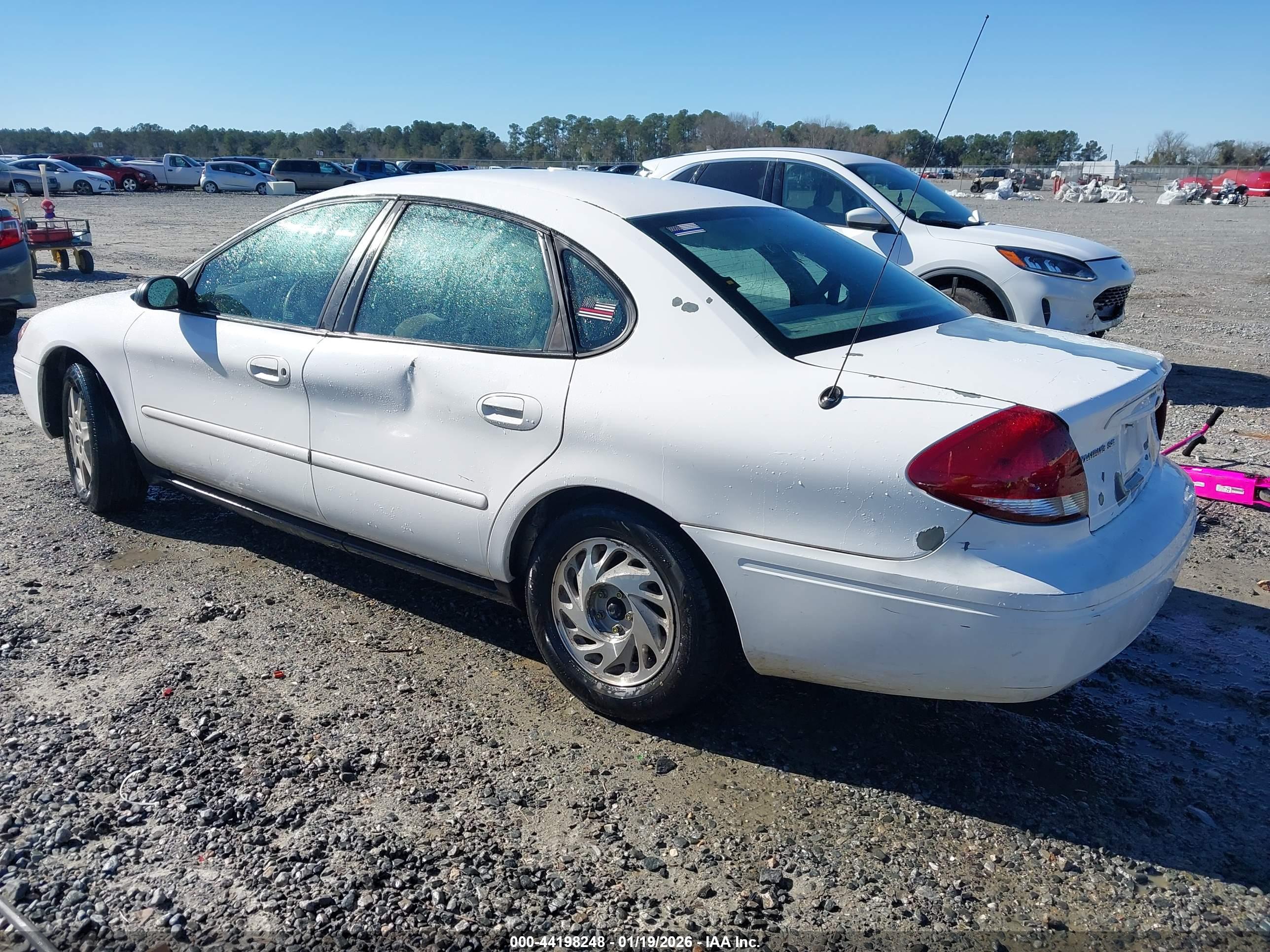 FORD TAURUS image 3