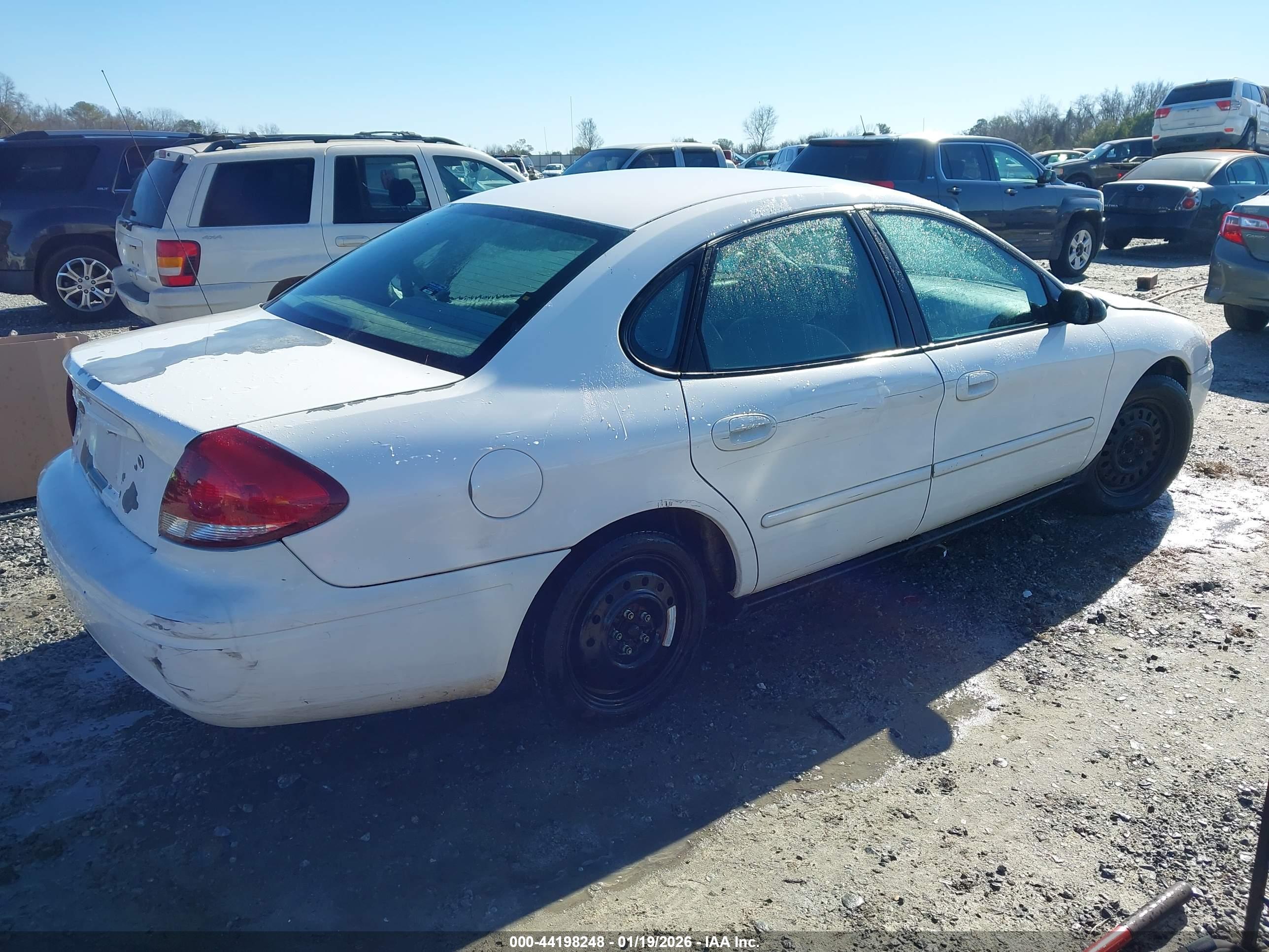 FORD TAURUS image 4
