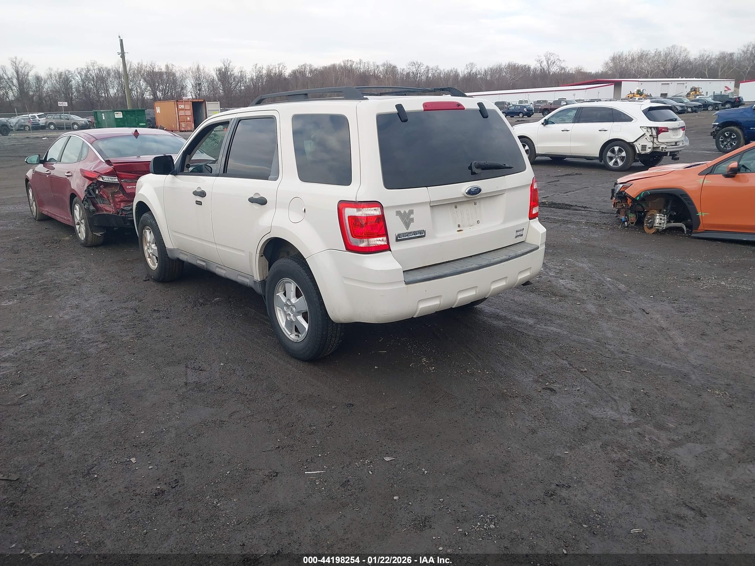 FORD ESCAPE image 3