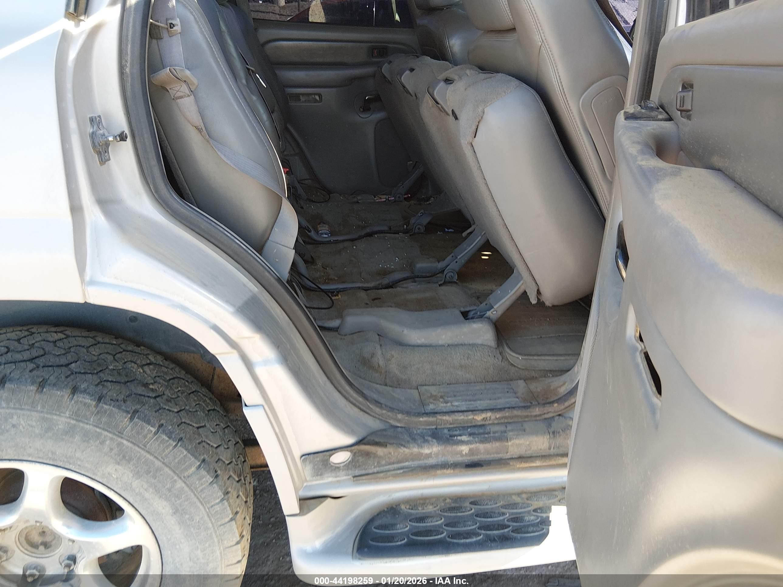 GMC YUKON image 8