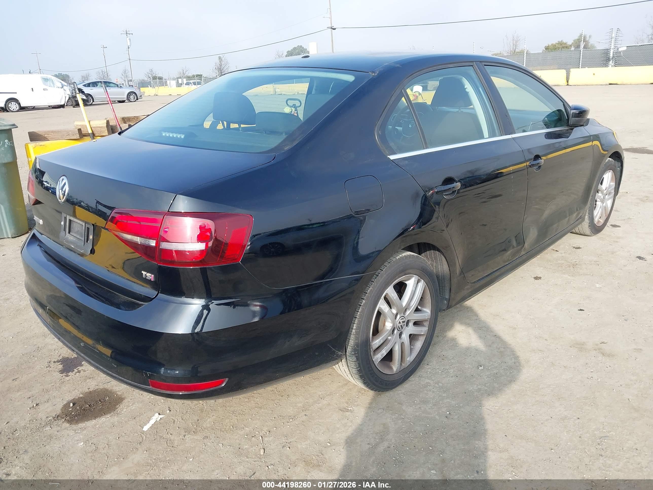 VOLKSWAGEN JETTA image 4