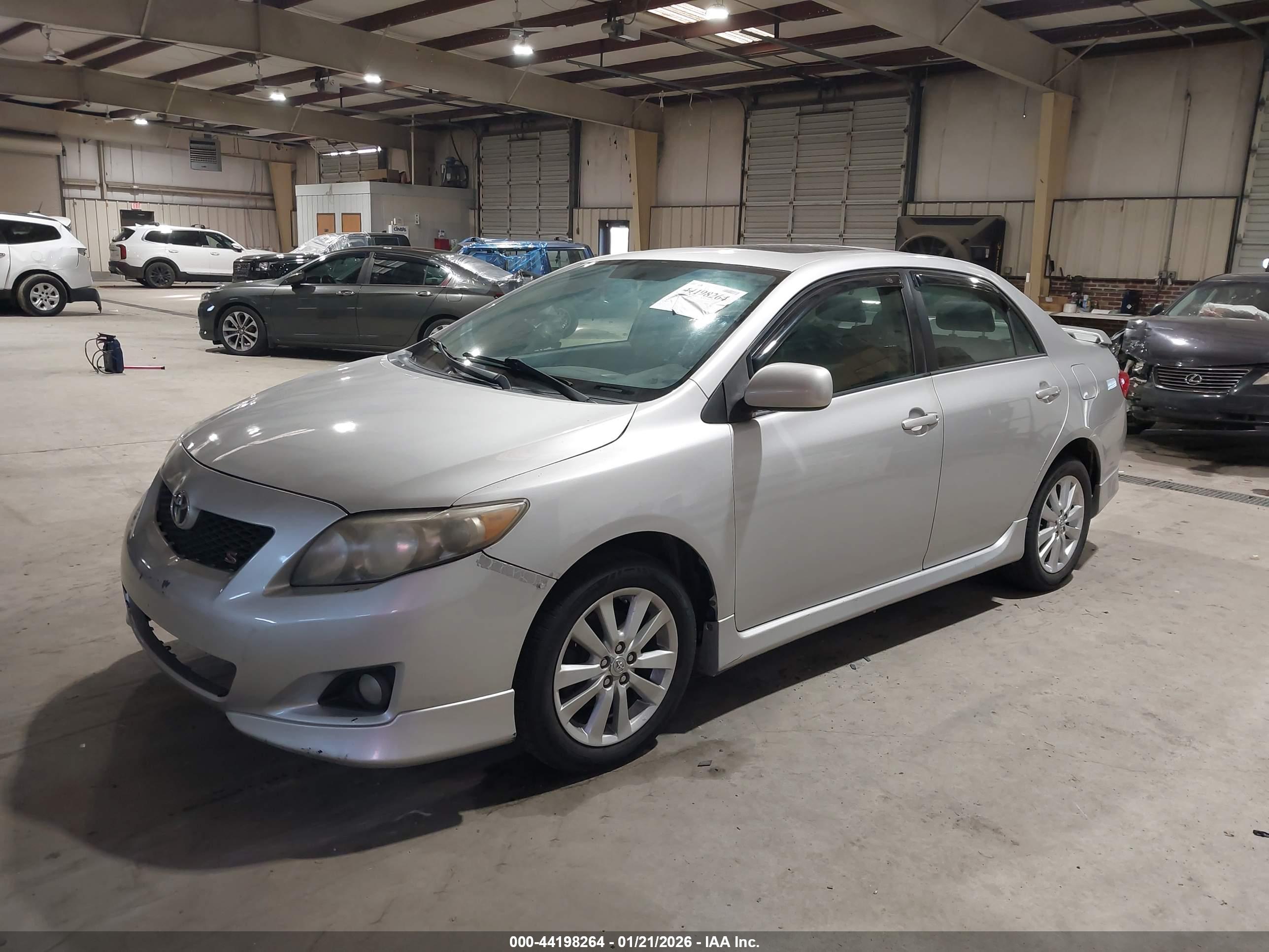 TOYOTA COROLLA image 2