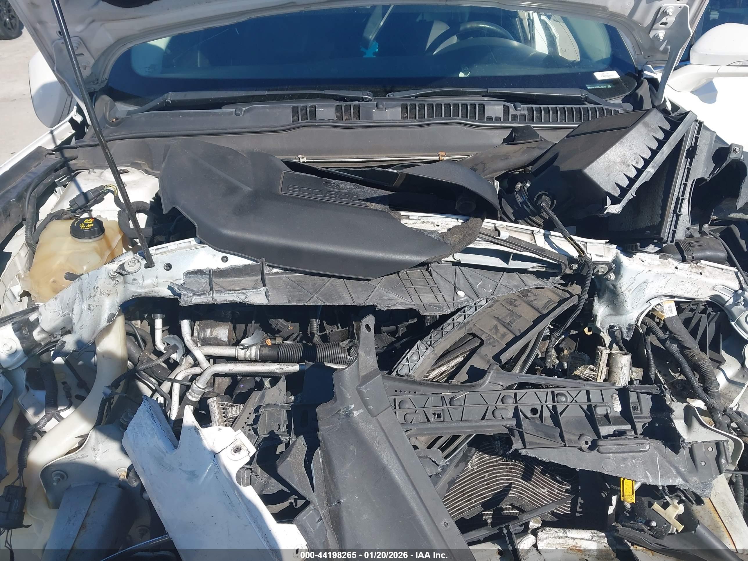FORD FUSION image 10