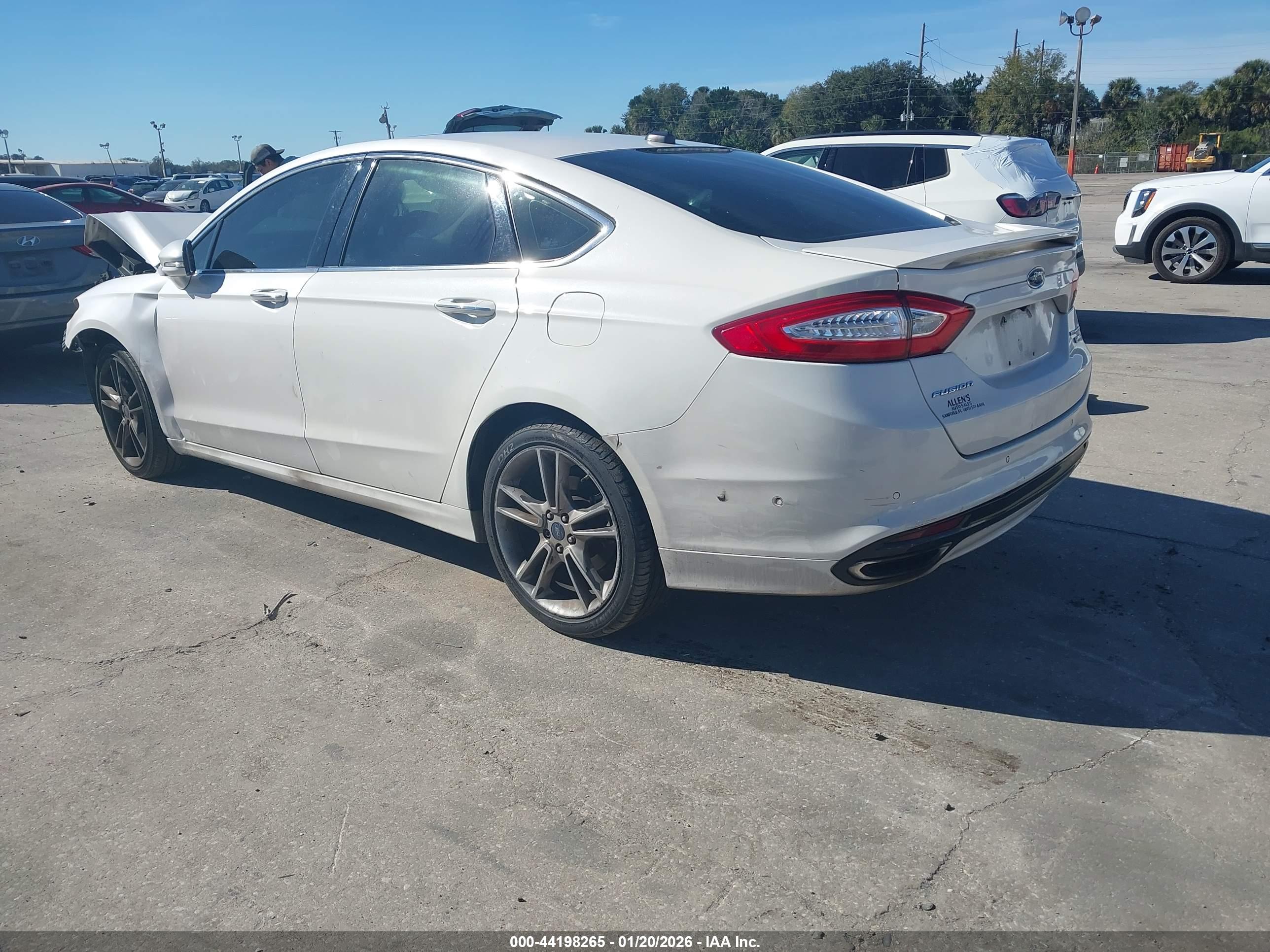 FORD FUSION image 3