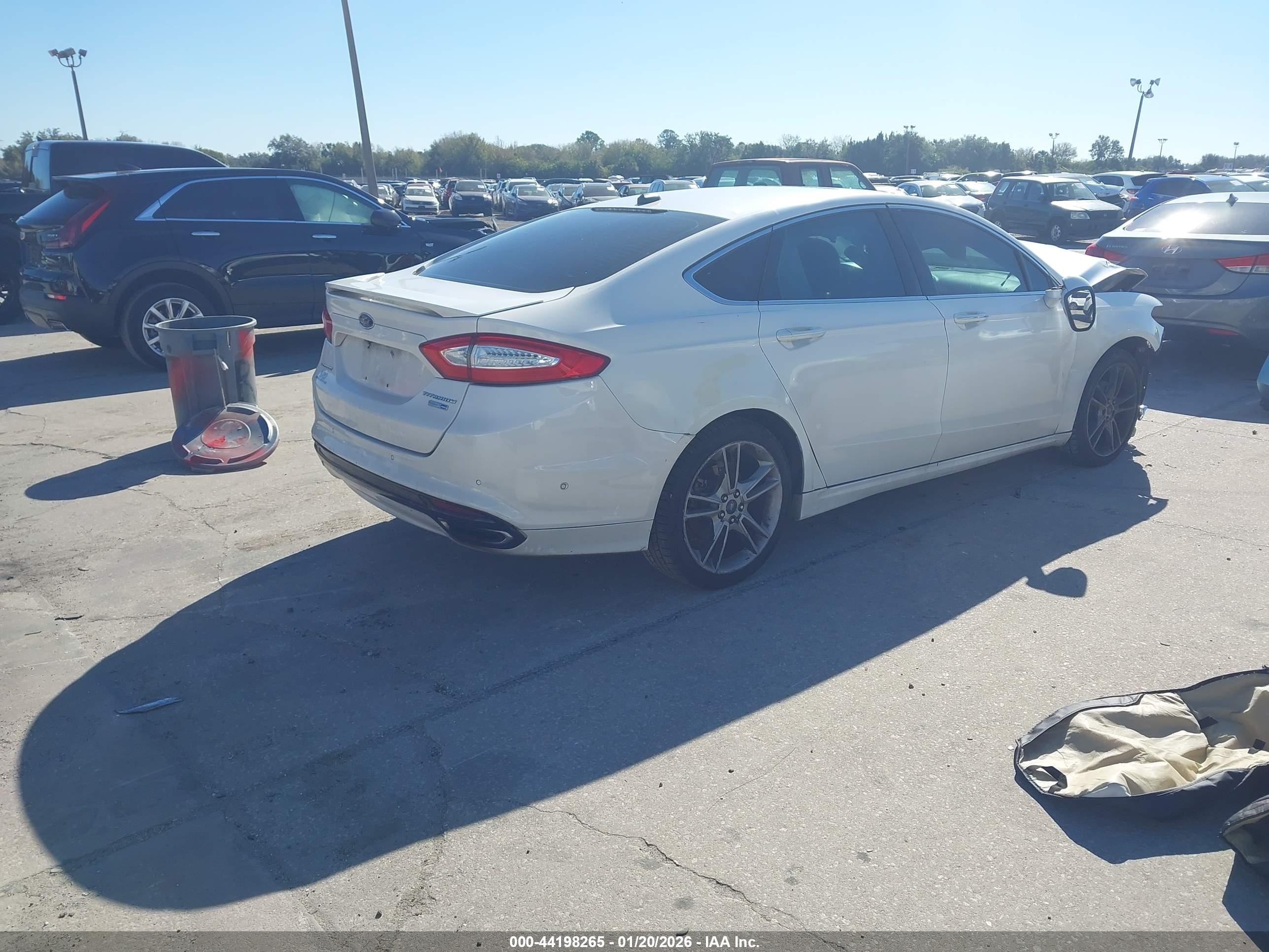 FORD FUSION image 4