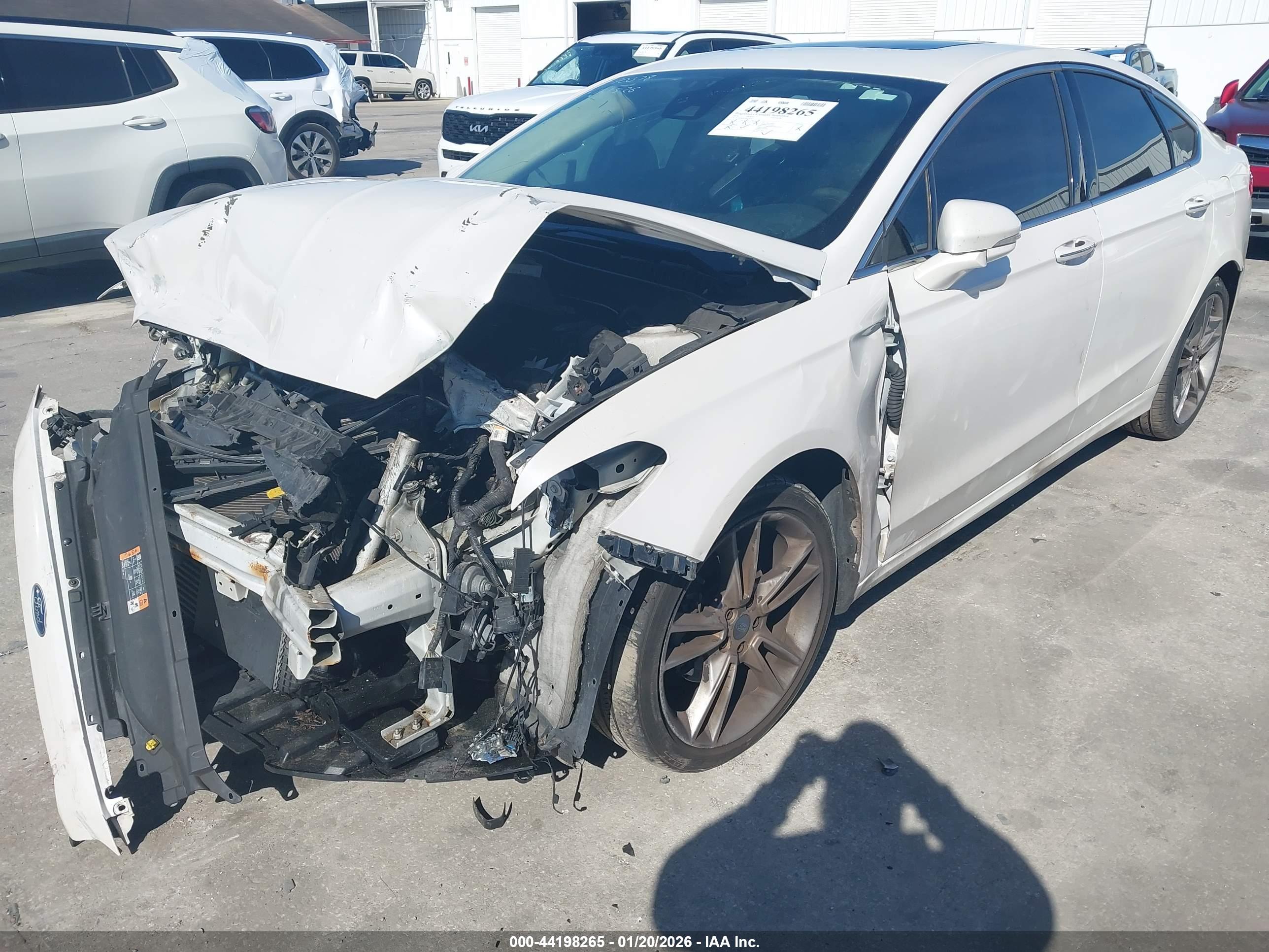 FORD FUSION image 6