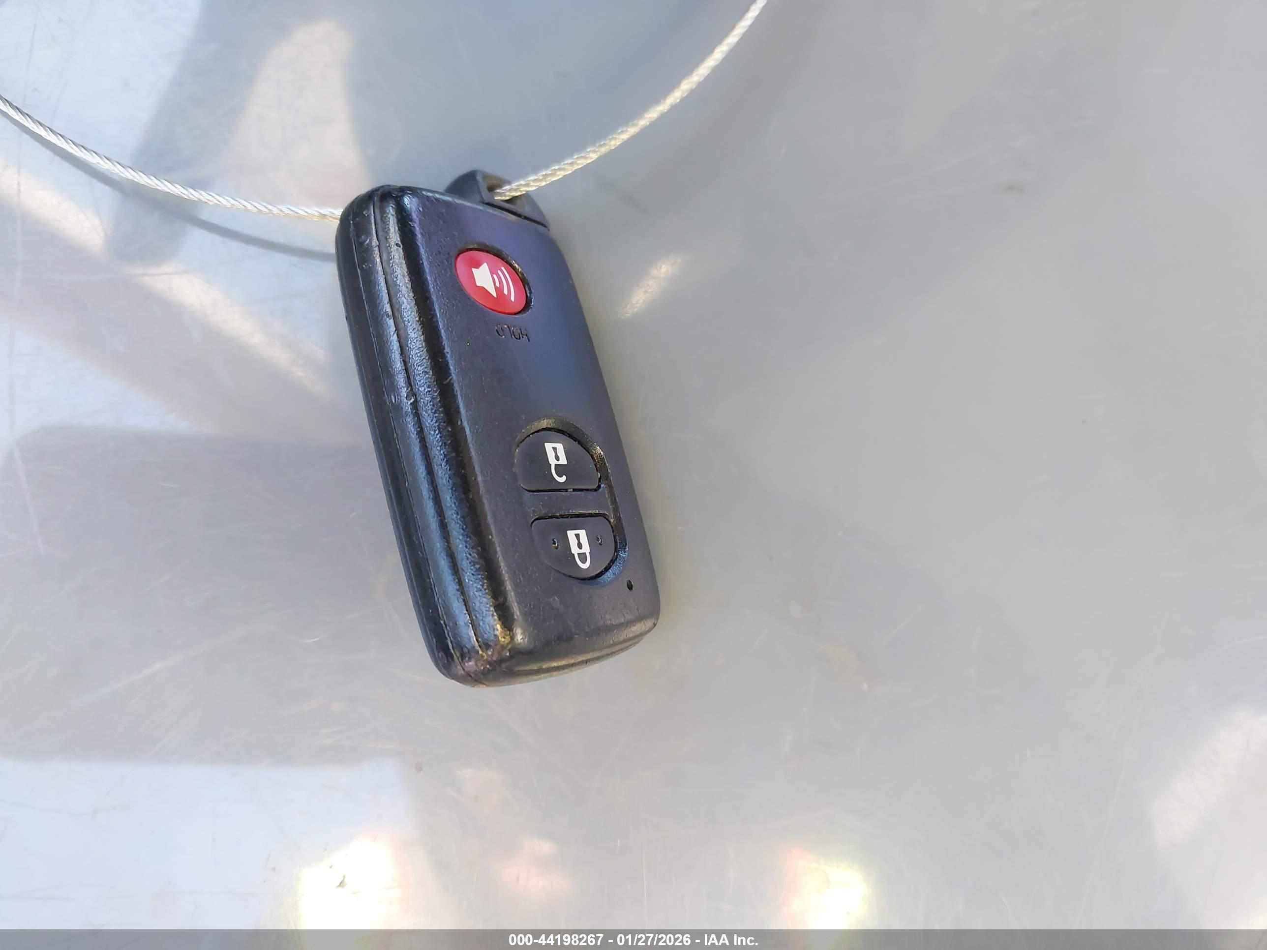 TOYOTA PRIUS image 11