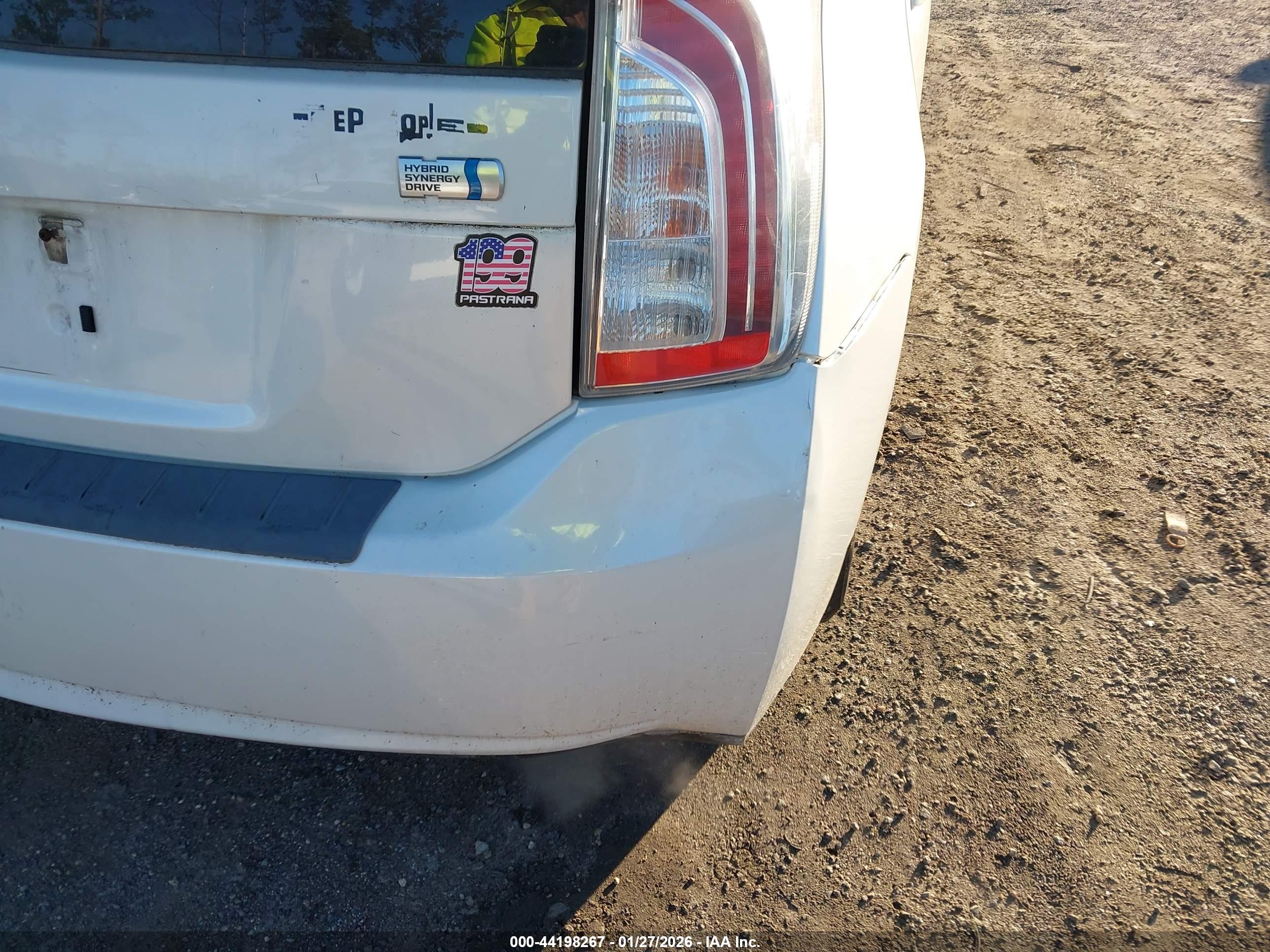 TOYOTA PRIUS image 6