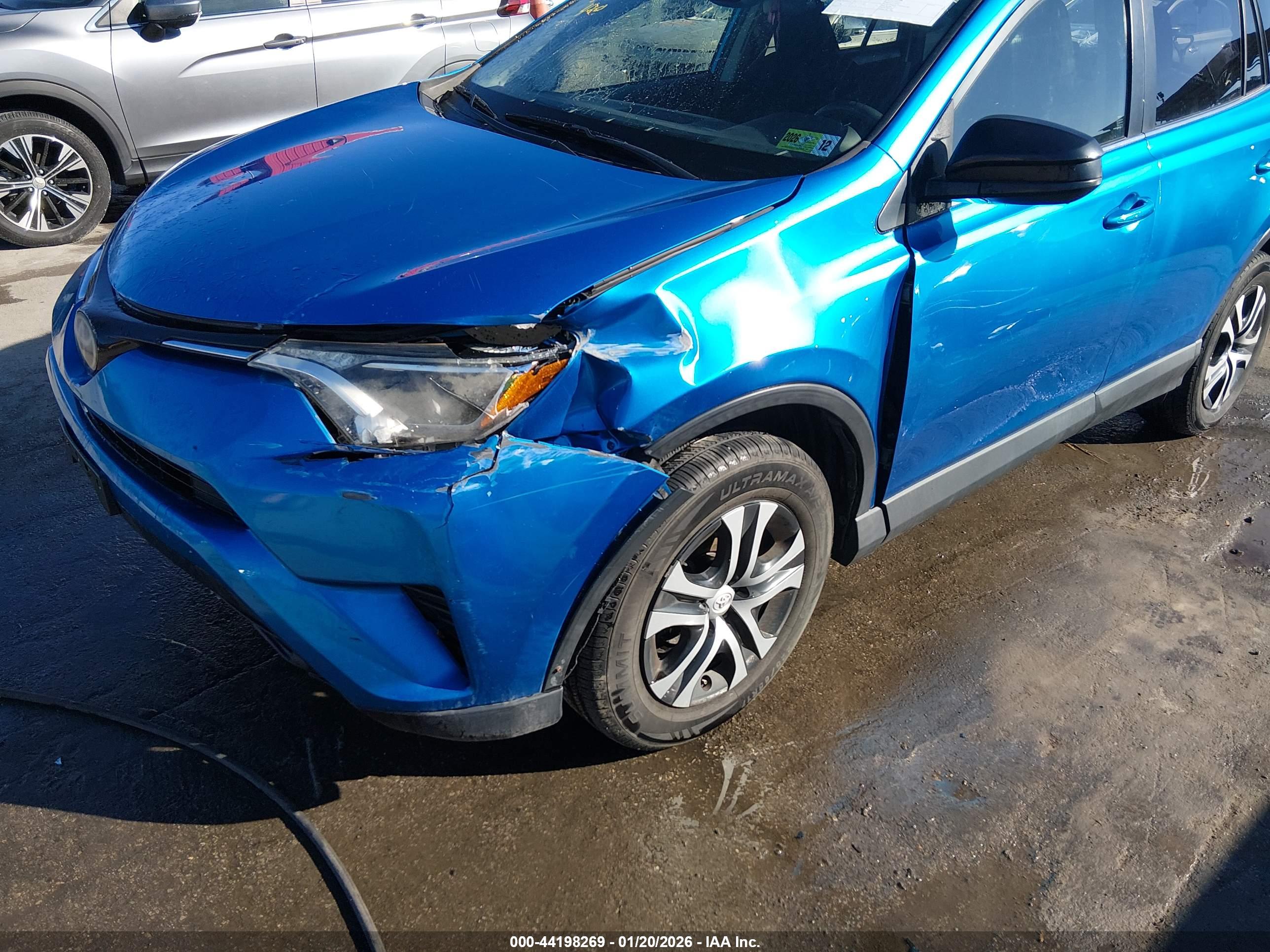 TOYOTA RAV4 image 6