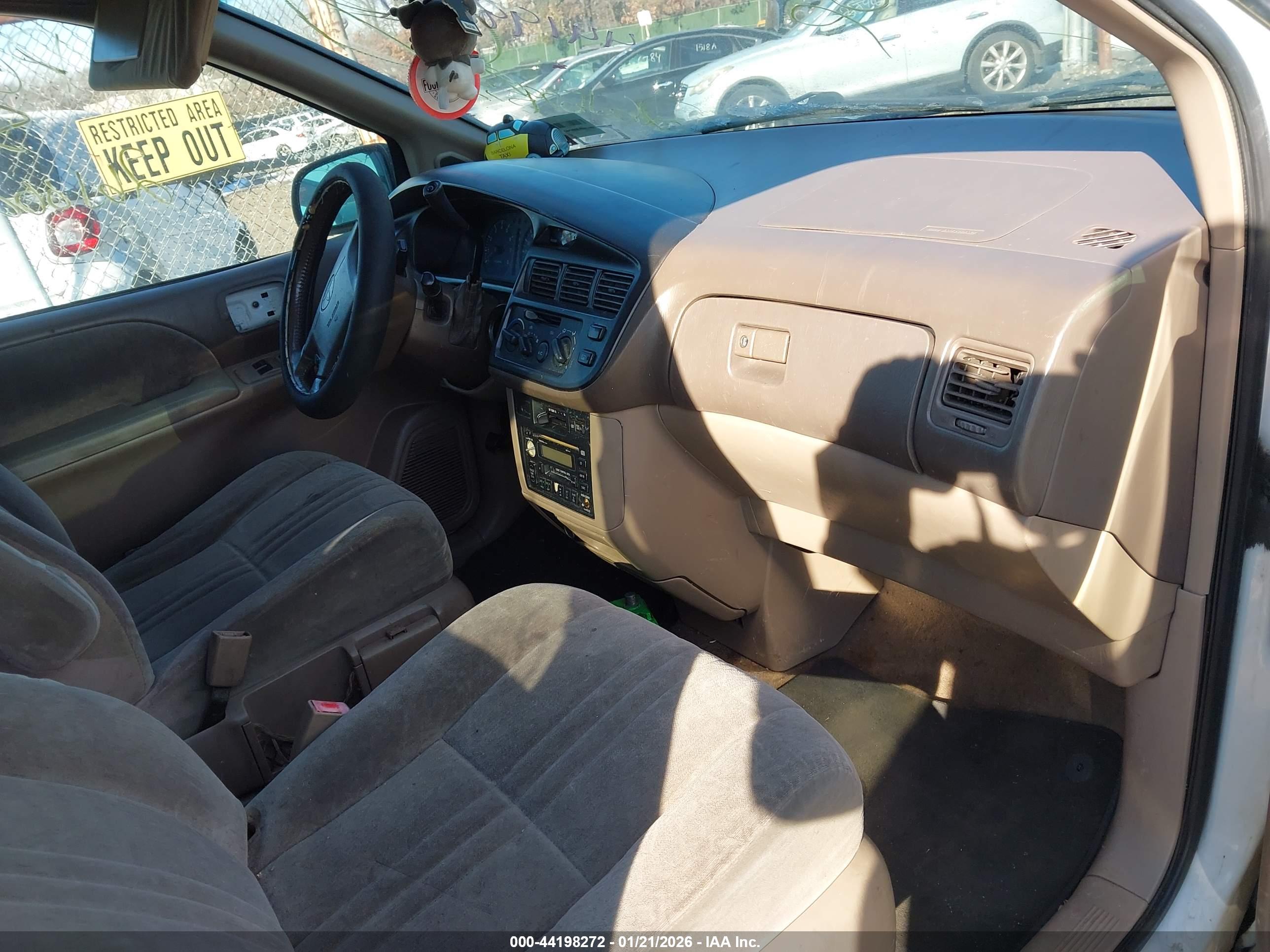 TOYOTA SIENNA image 5
