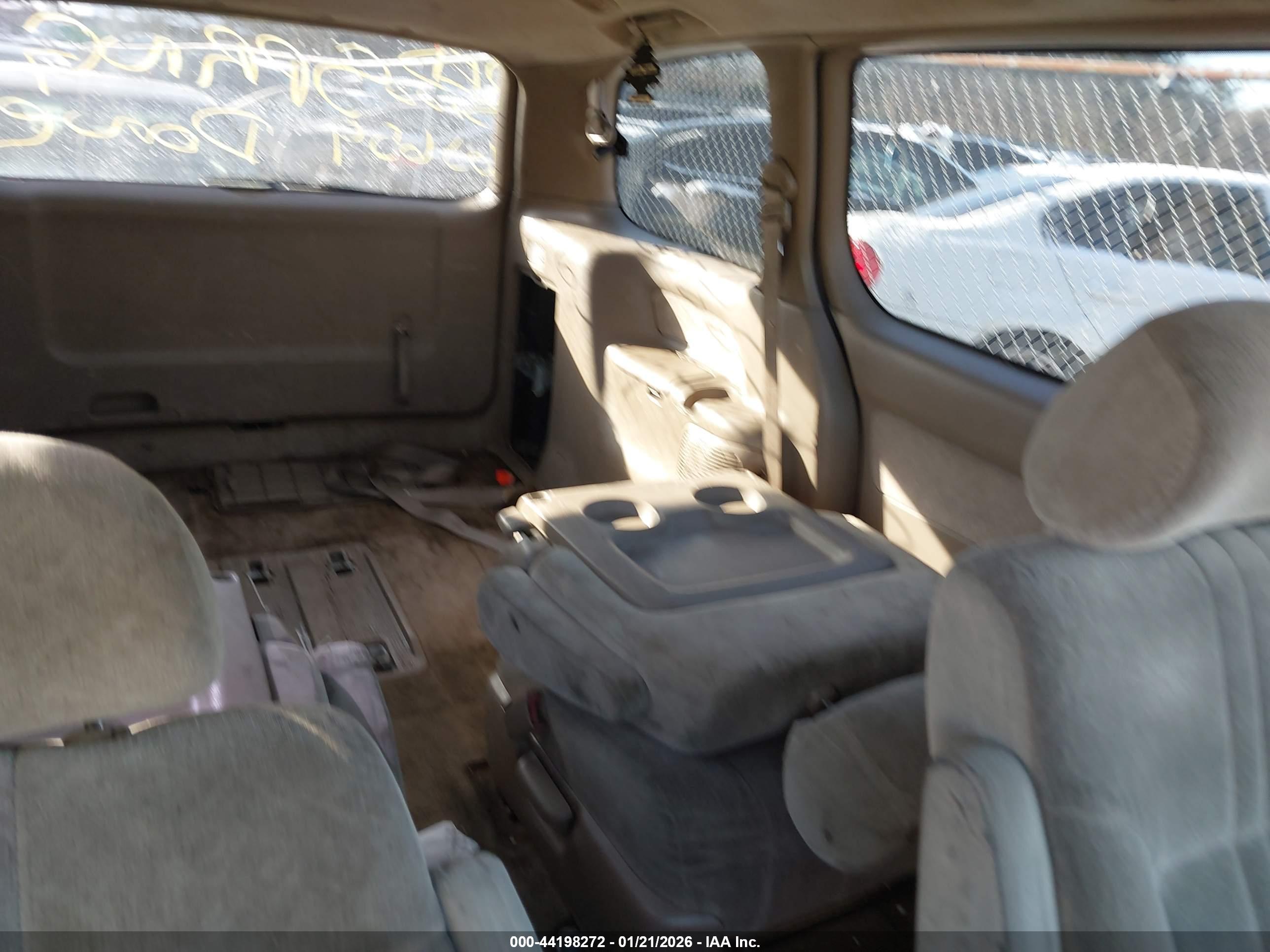 TOYOTA SIENNA image 8