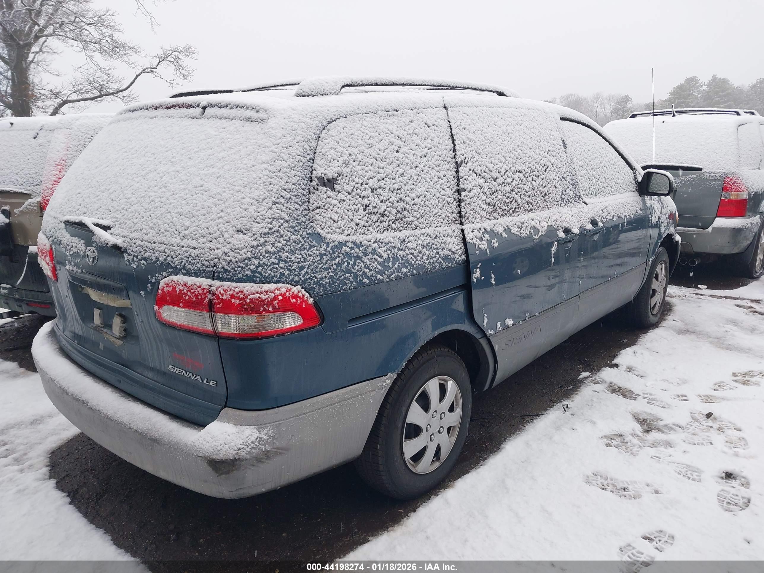 TOYOTA SIENNA image 4