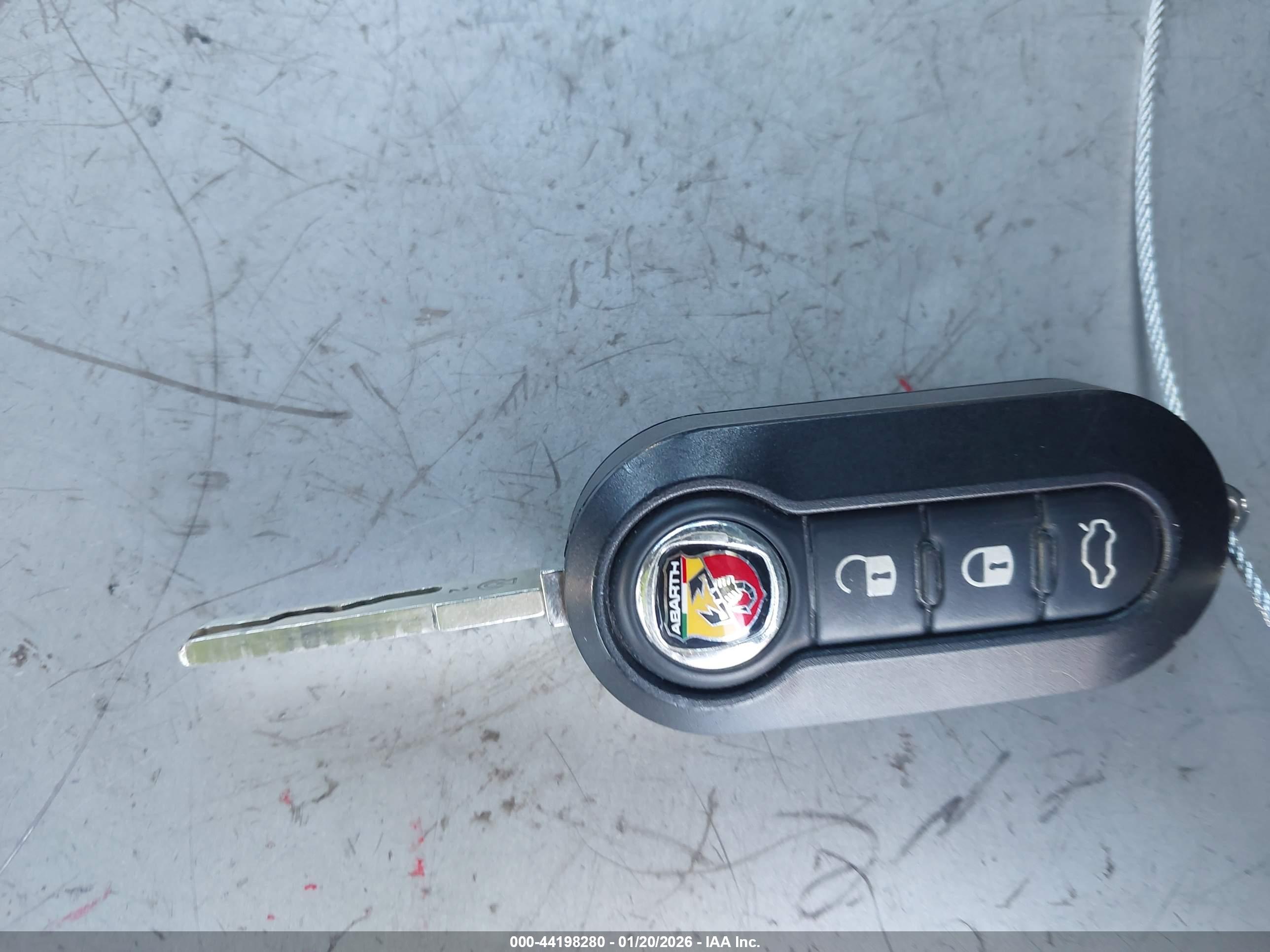 FIAT 500C image 11