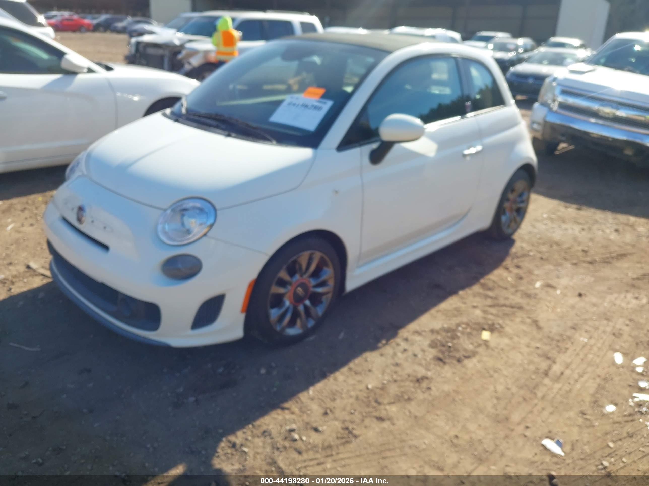 FIAT 500C image 2