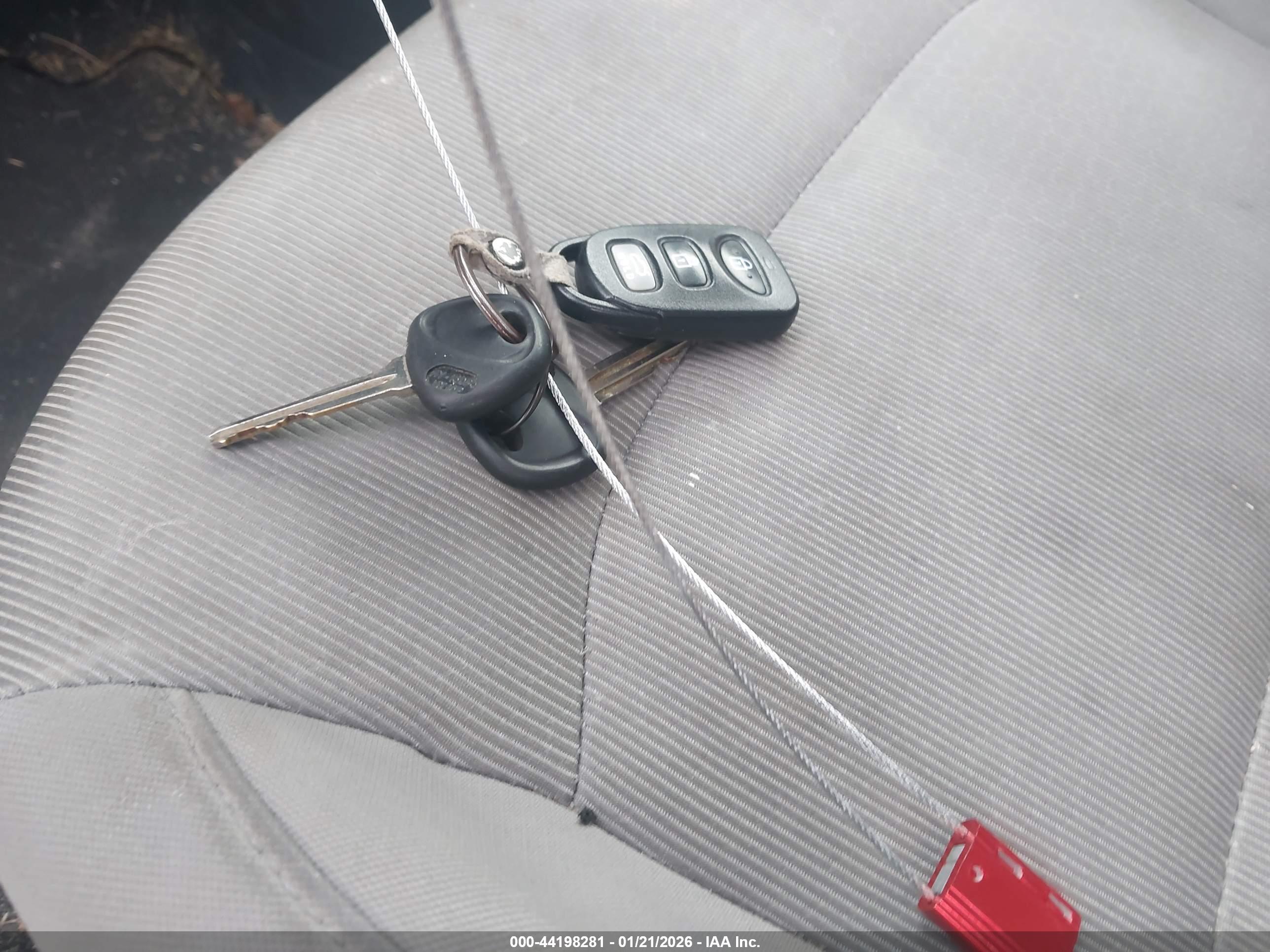 HYUNDAI ELANTRA image 11
