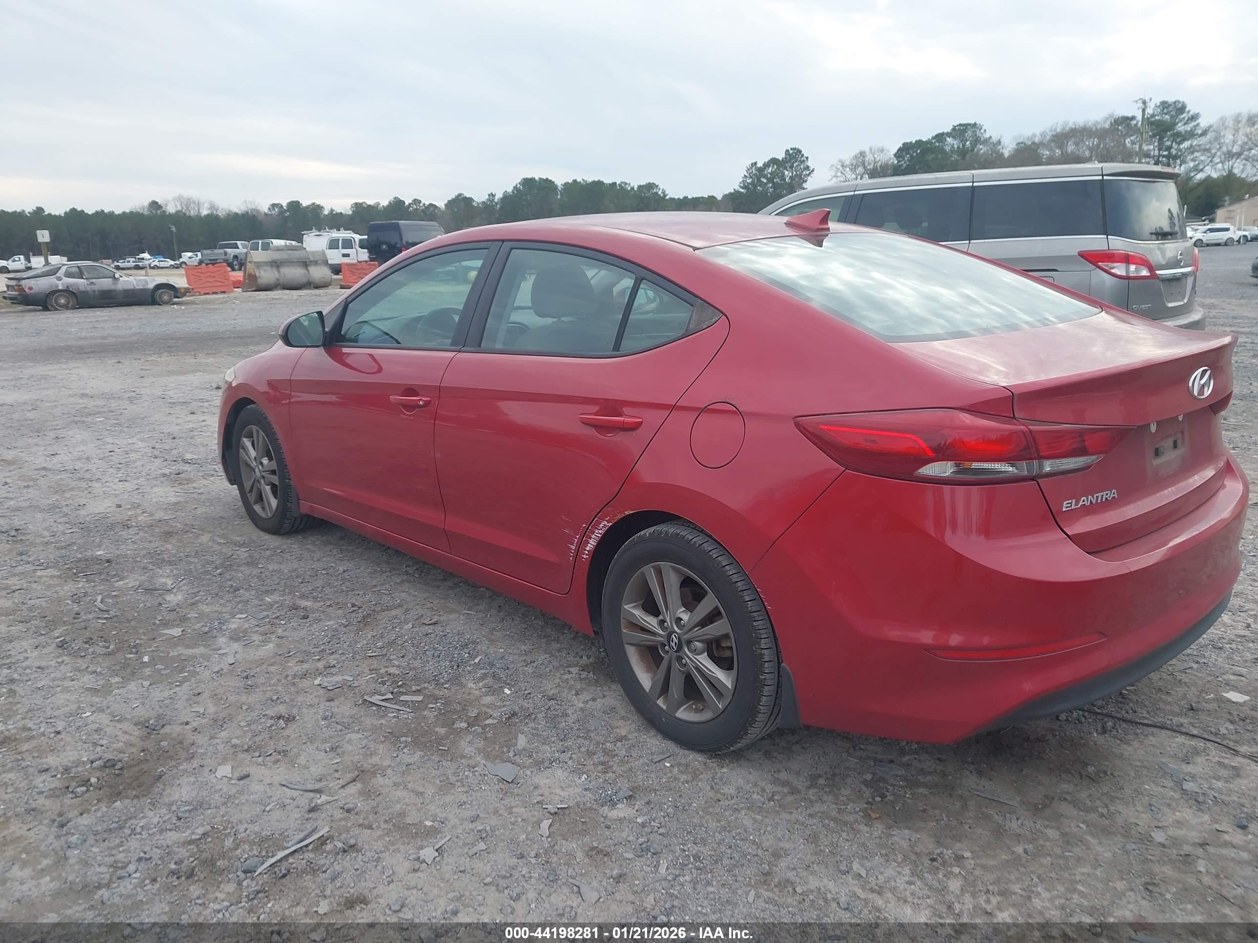 HYUNDAI ELANTRA image 3