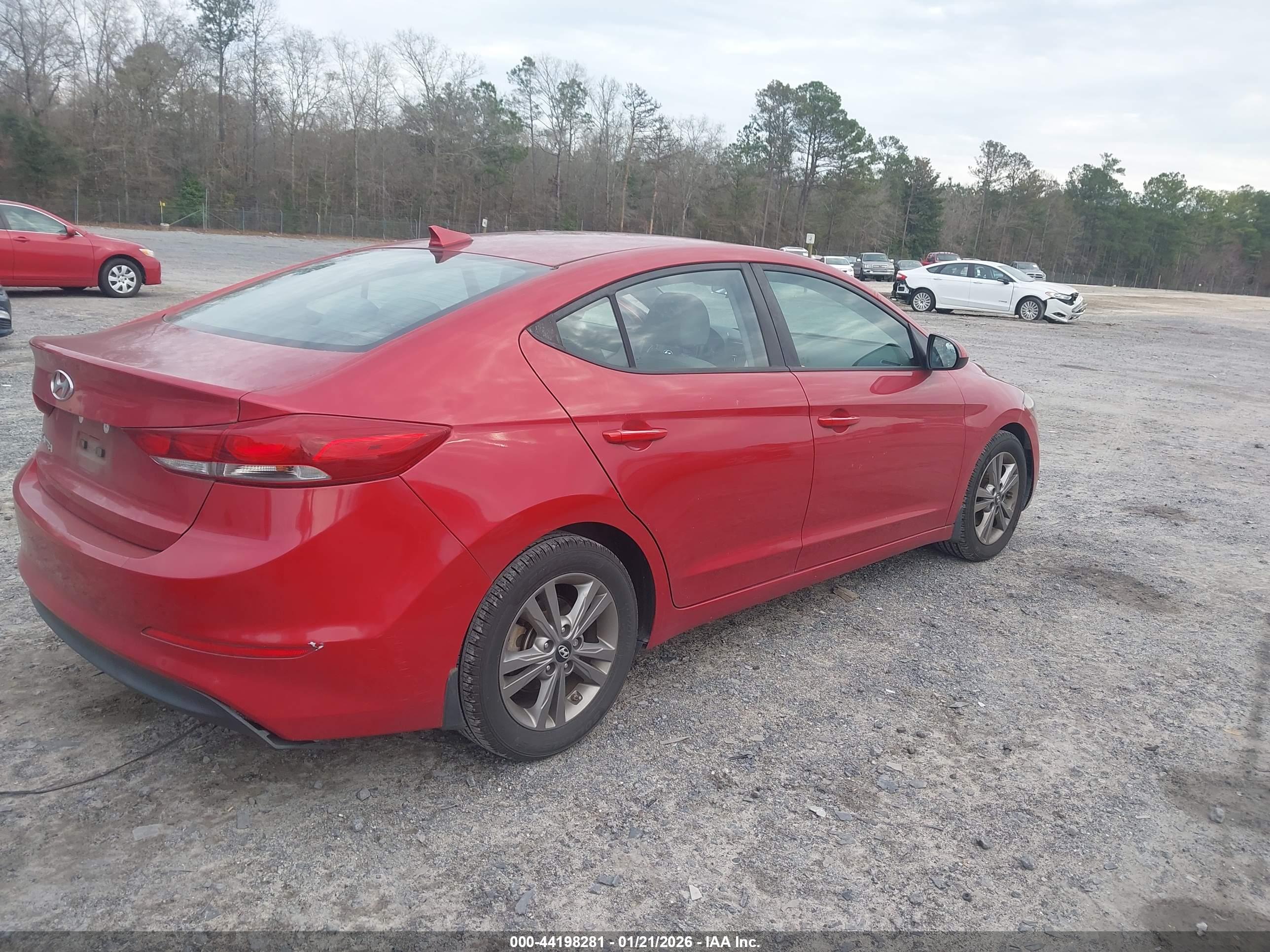 HYUNDAI ELANTRA image 4