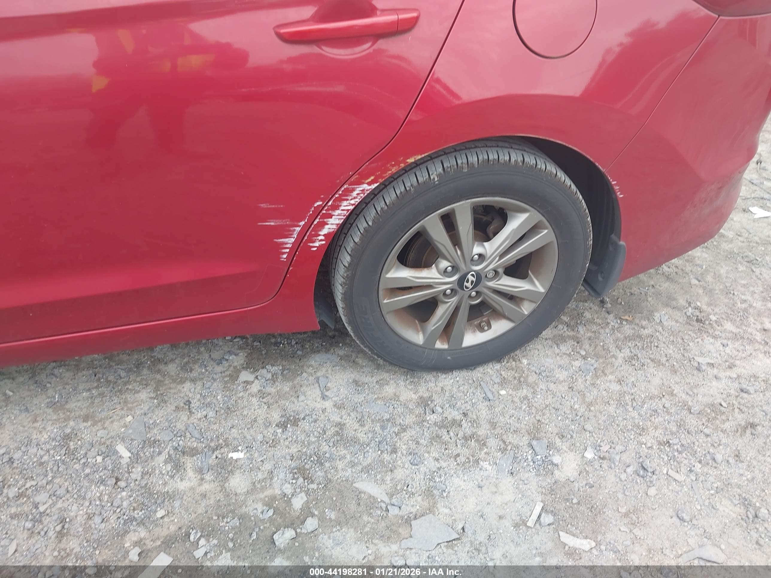 HYUNDAI ELANTRA image 6