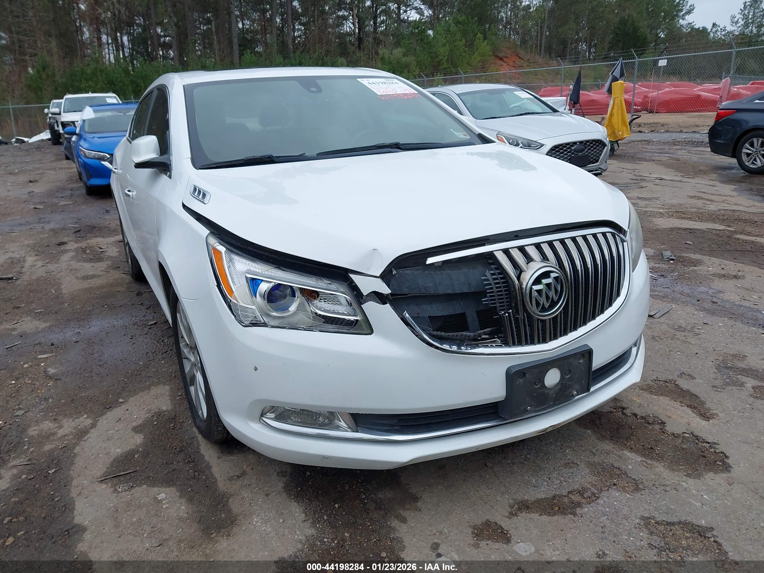 BUICK LACROSSE image 6