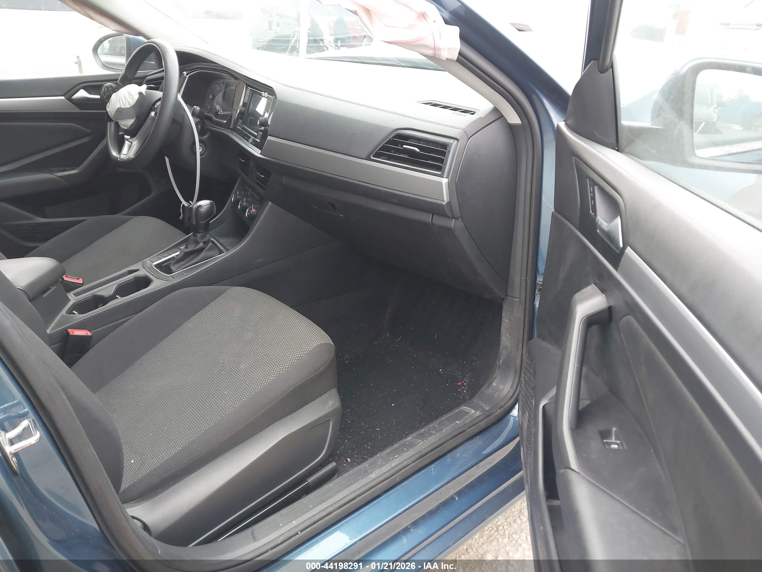 VOLKSWAGEN JETTA image 5