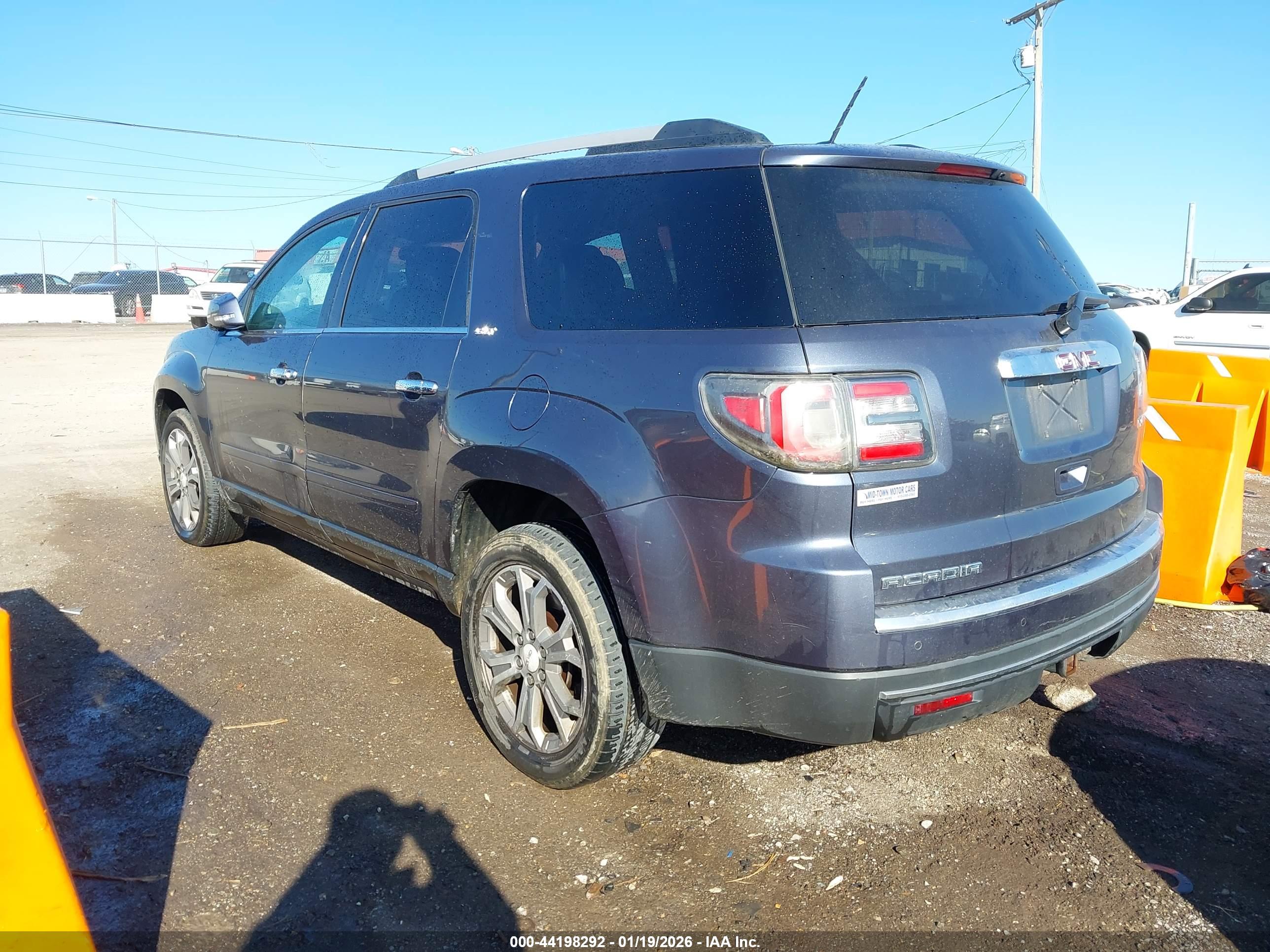 GMC ACADIA image 3