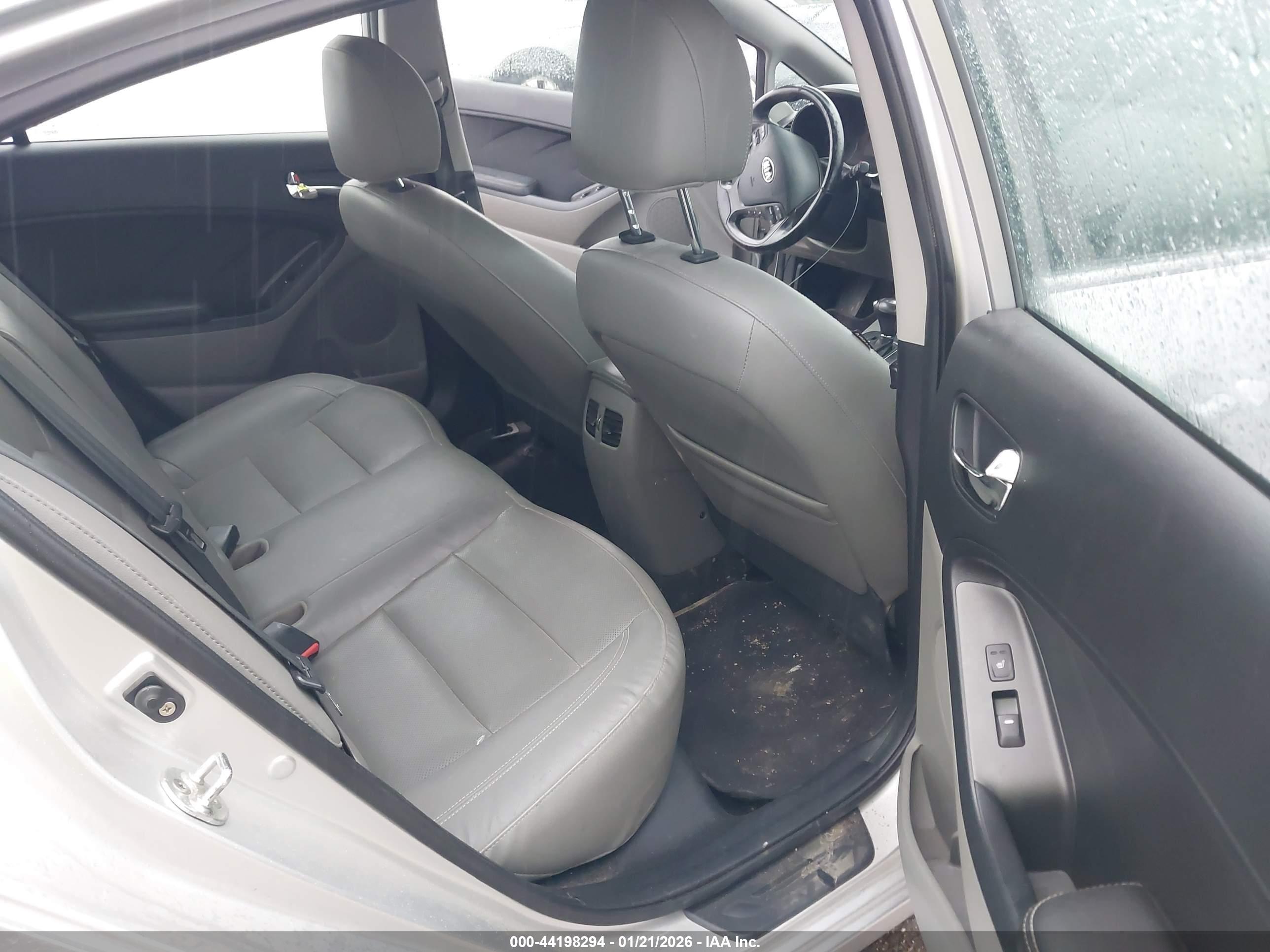 KIA FORTE image 8