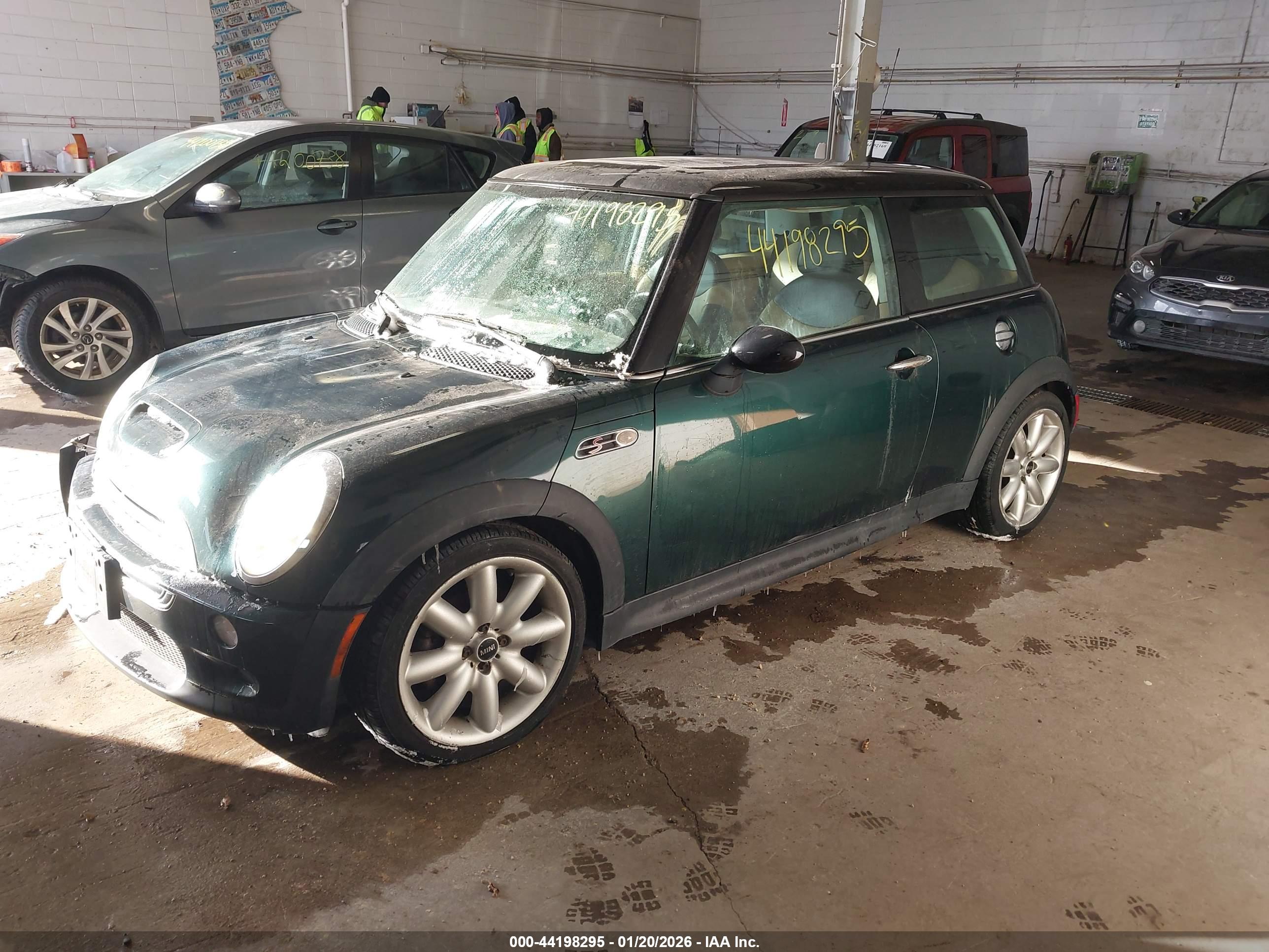 MINI COOPER image 2