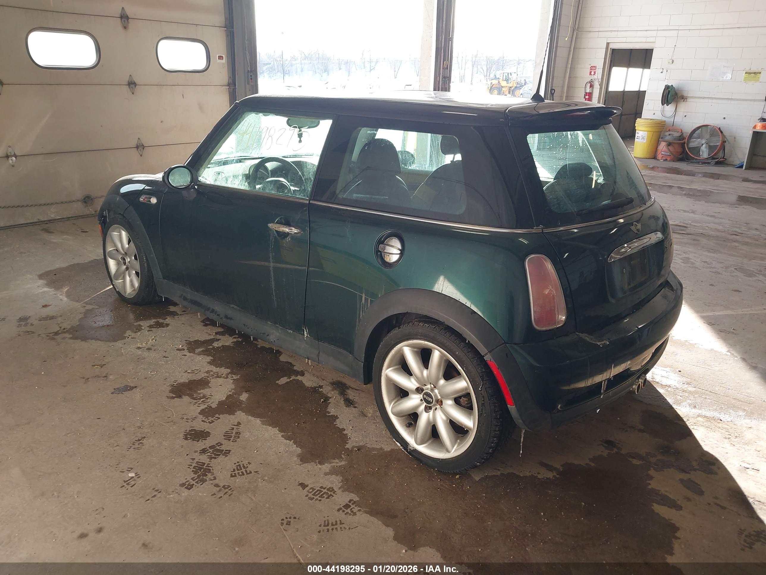 MINI COOPER image 3