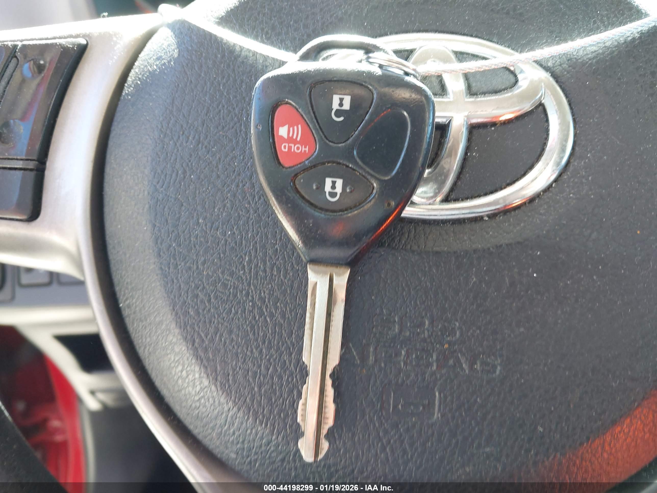 TOYOTA YARIS image 11