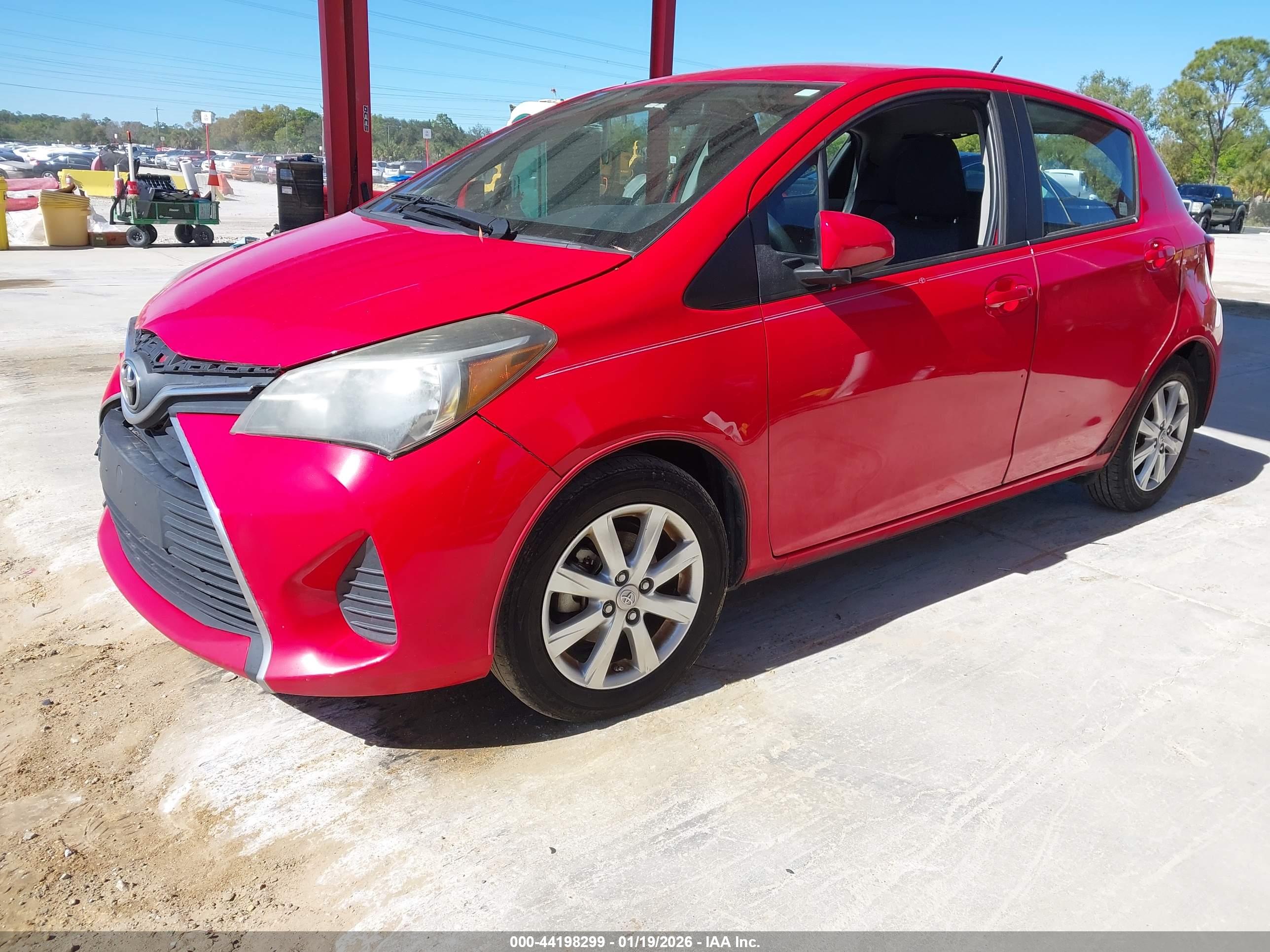 TOYOTA YARIS image 2