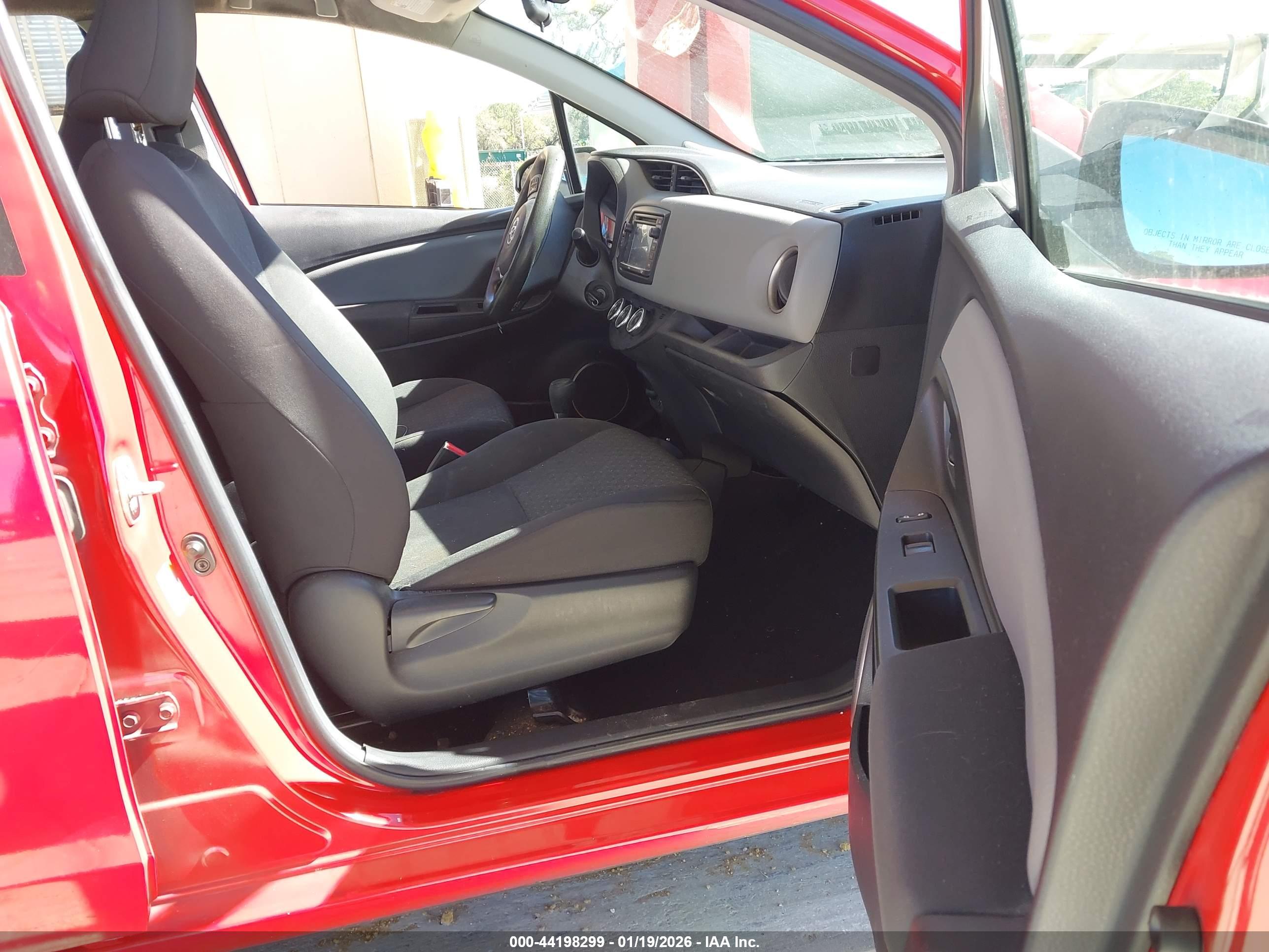 TOYOTA YARIS image 5