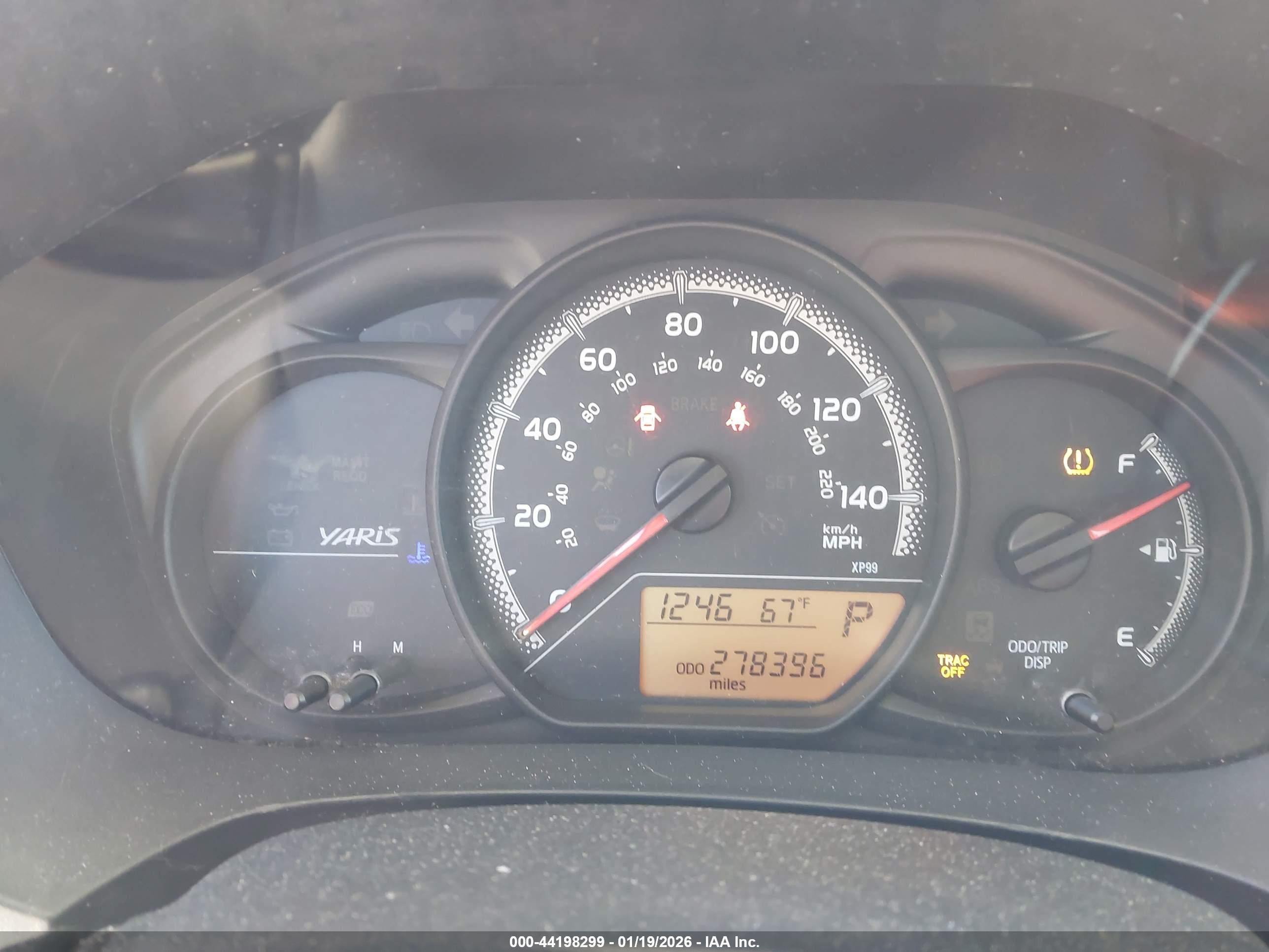 TOYOTA YARIS image 7