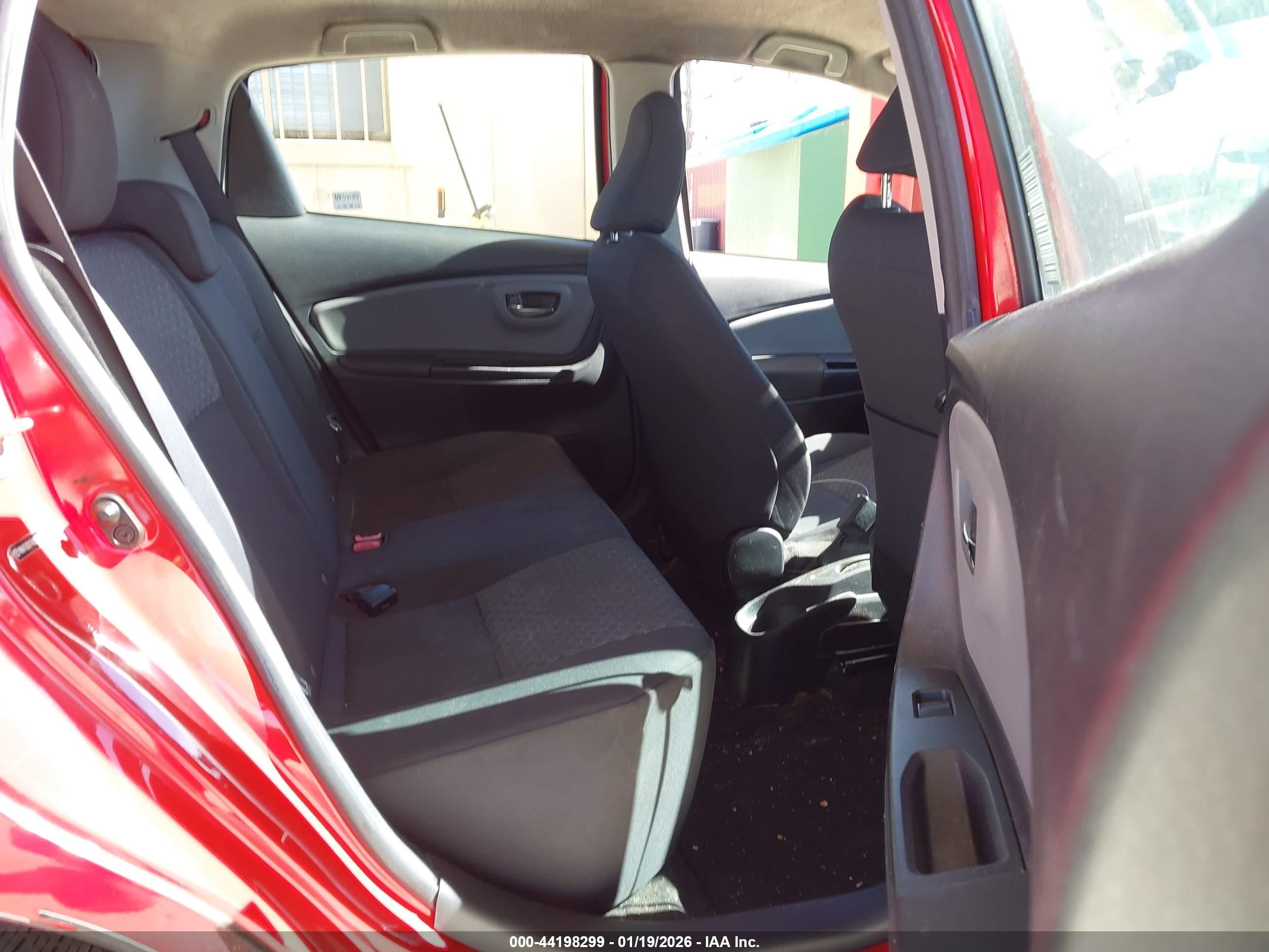 TOYOTA YARIS image 8