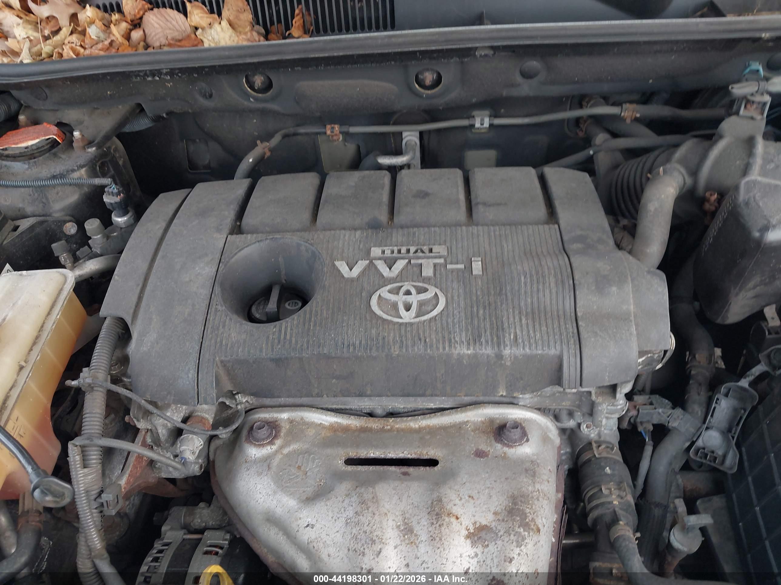 TOYOTA RAV4 image 10