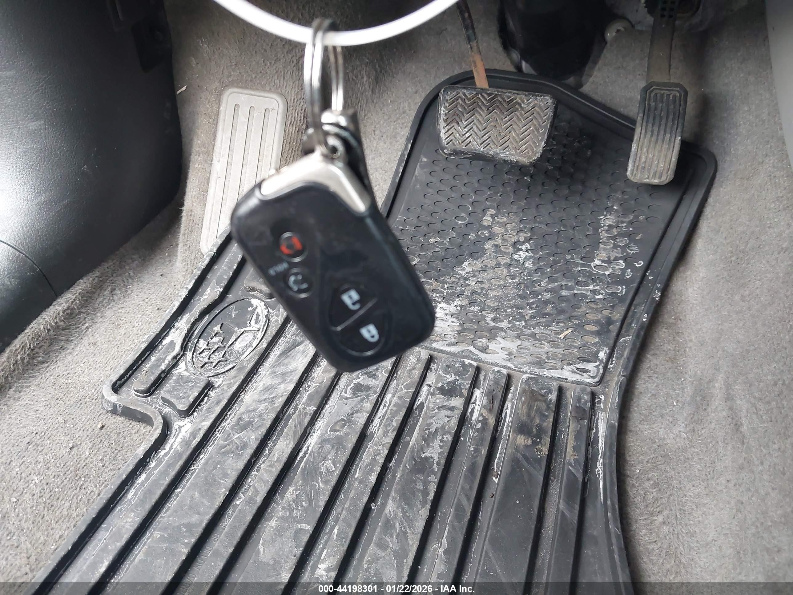 TOYOTA RAV4 image 11