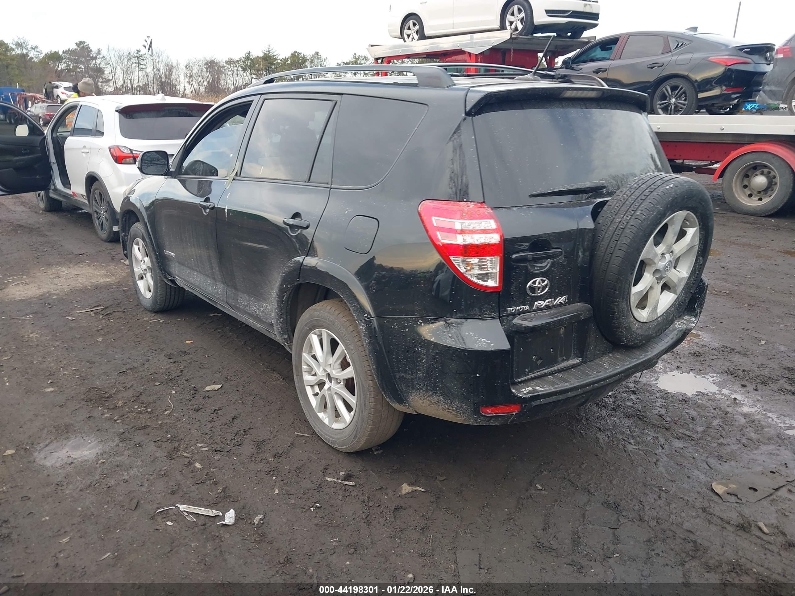 TOYOTA RAV4 image 3