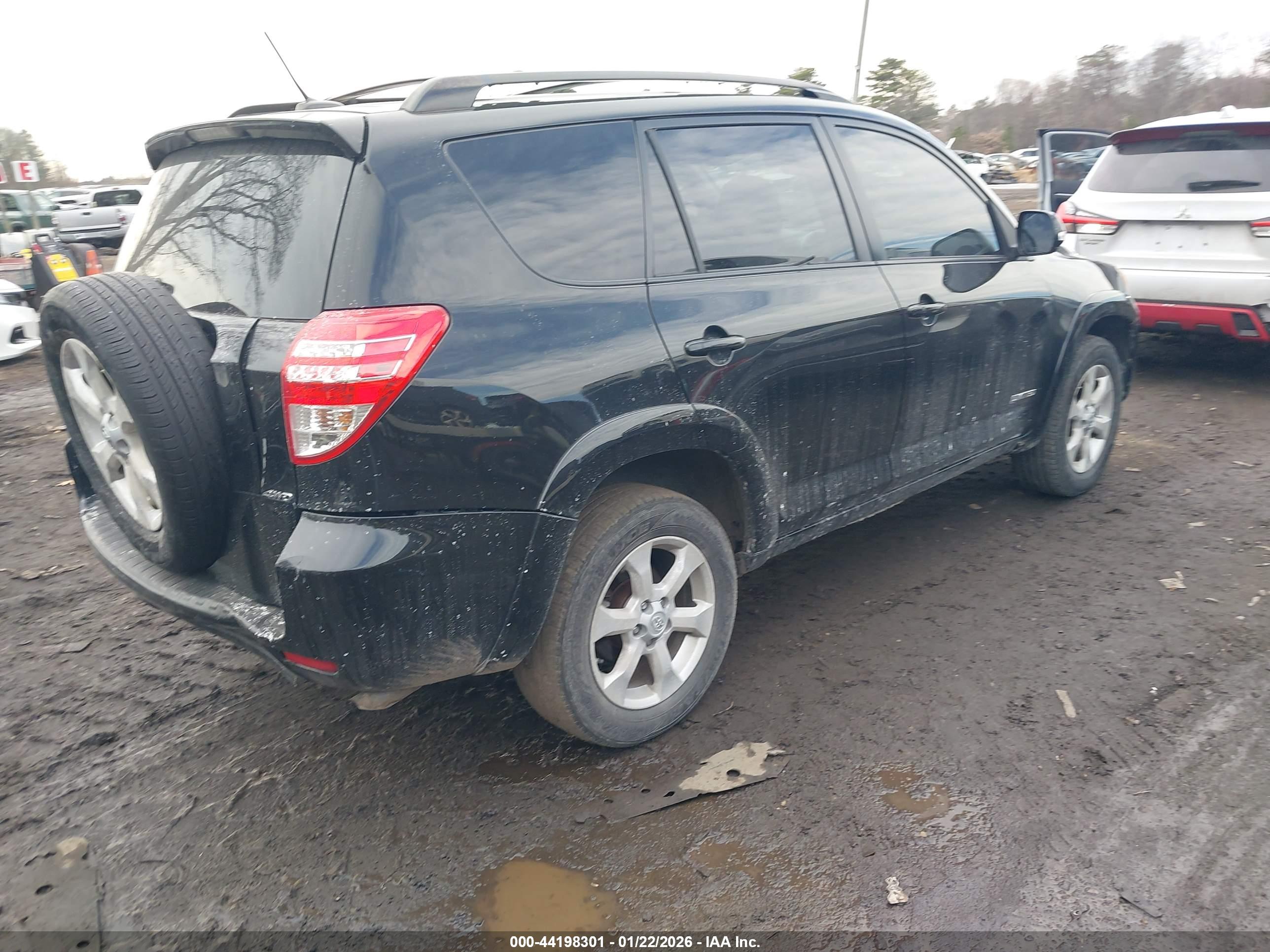 TOYOTA RAV4 image 4